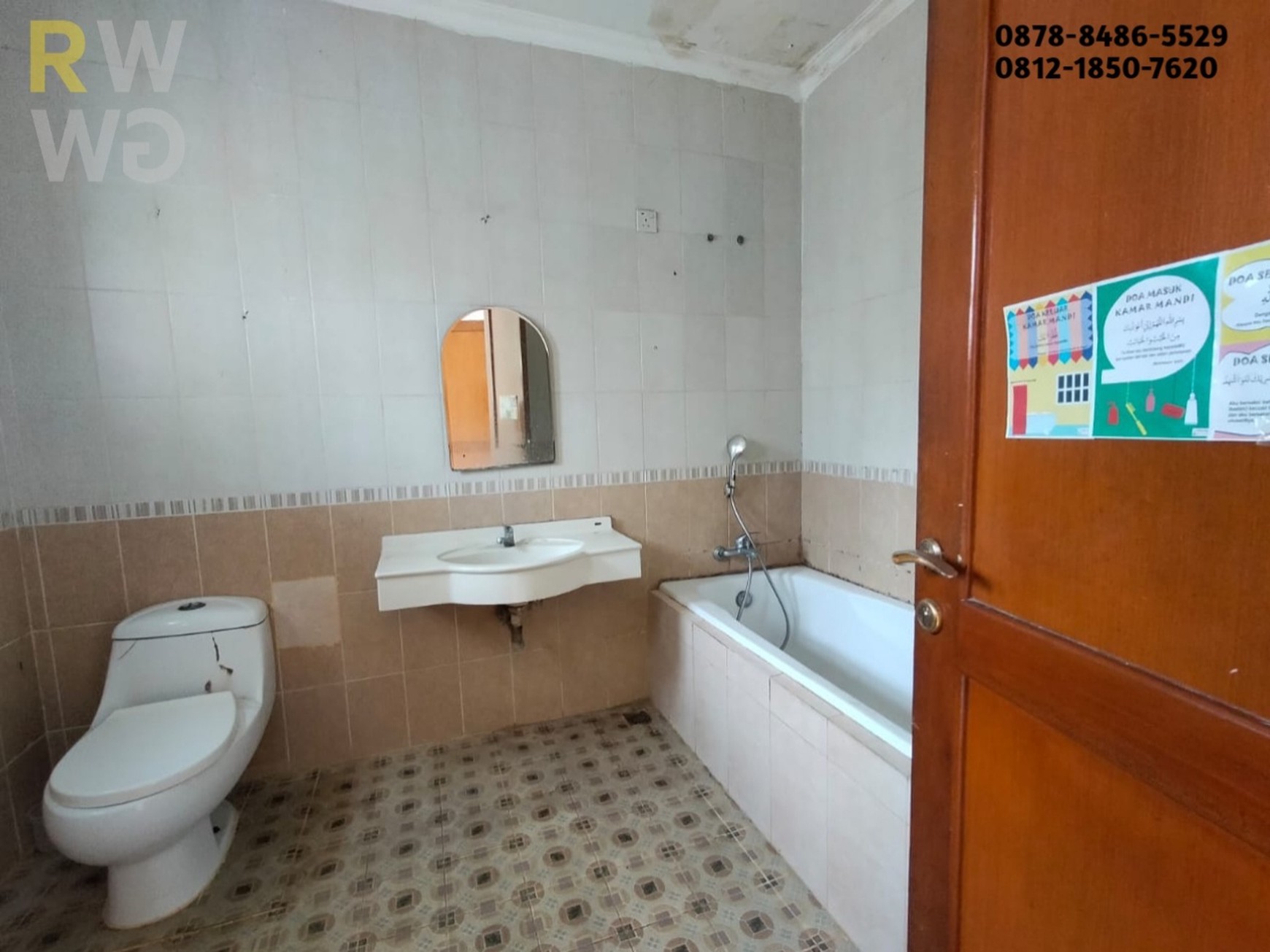 Rumah 2 Lantai disewakan di Grand Wisata Cluster Water Garden - Luas, Aman, dan Strategis