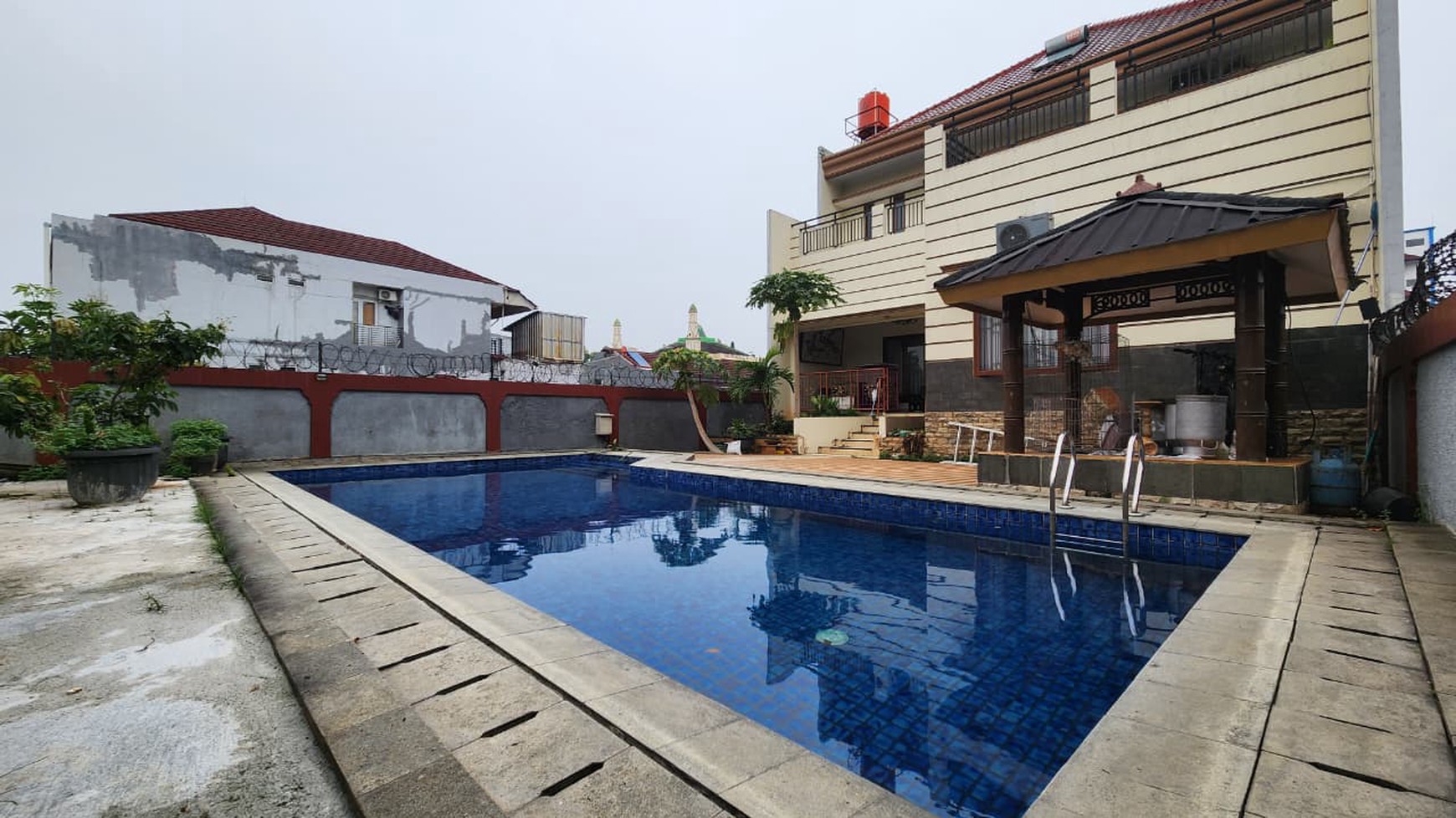 Rumah Mewah 2 Lantai Dengan Swimming Pool di Pancoran Jaksel