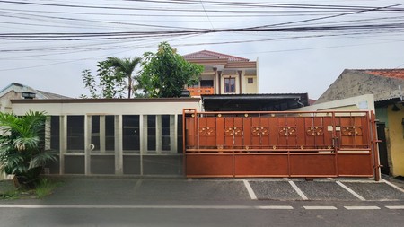 Rumah Mewah 2 Lantai Dengan Swimming Pool di Pancoran Jaksel
