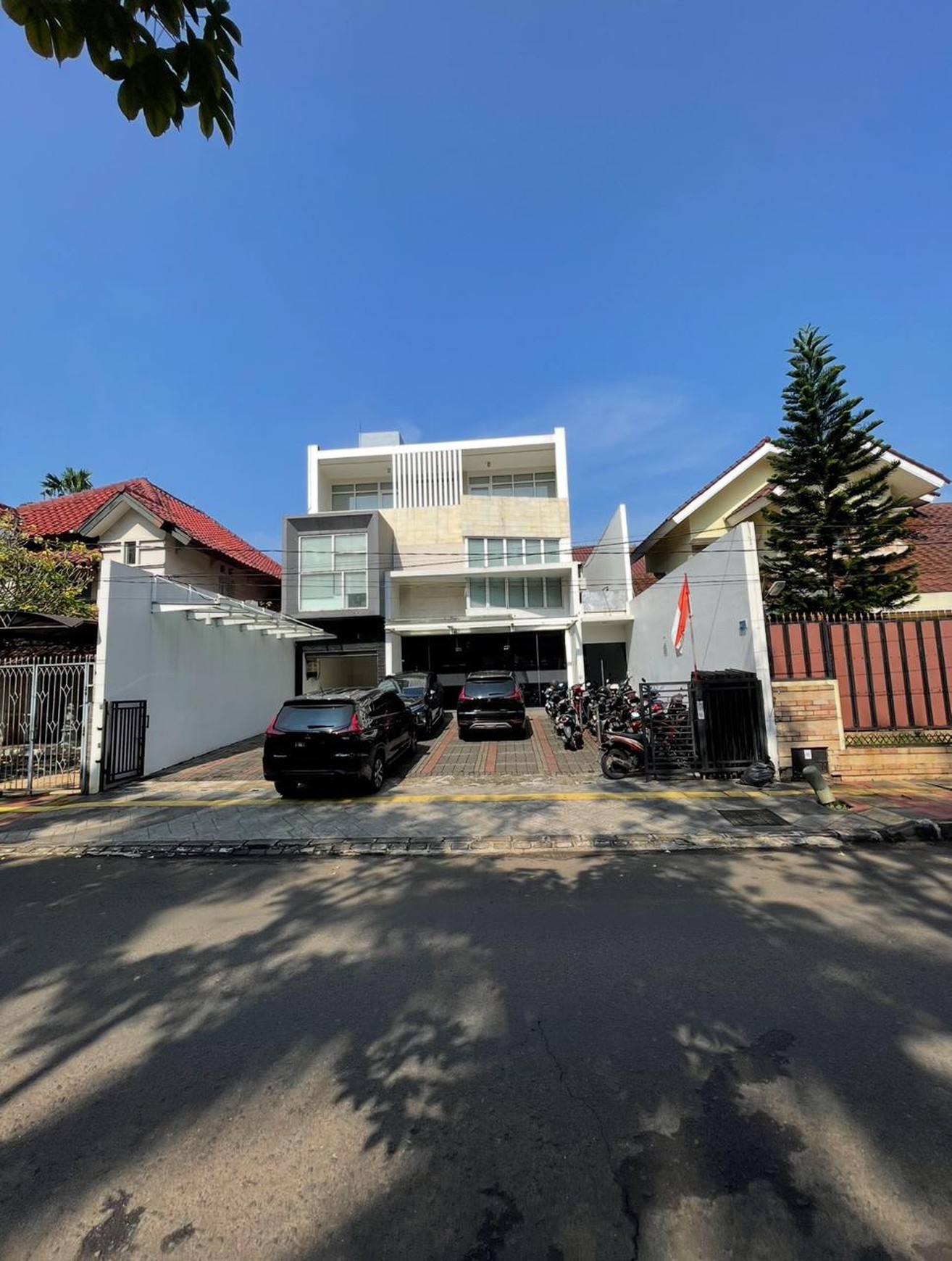 Kantor 2 Lantai di BSD City dengan LT 300 LB 468 Lift Sigma (10 orang)