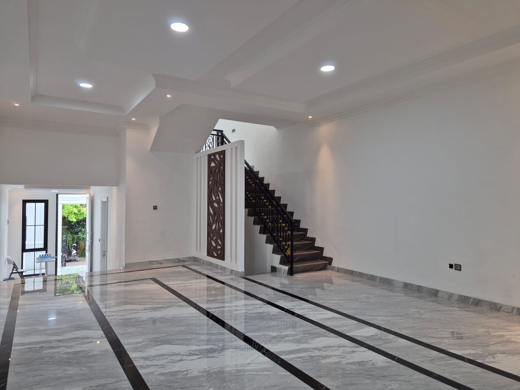 Rumah Brand New, Cantik, dengan Konsep American Clasik di Bintaro 