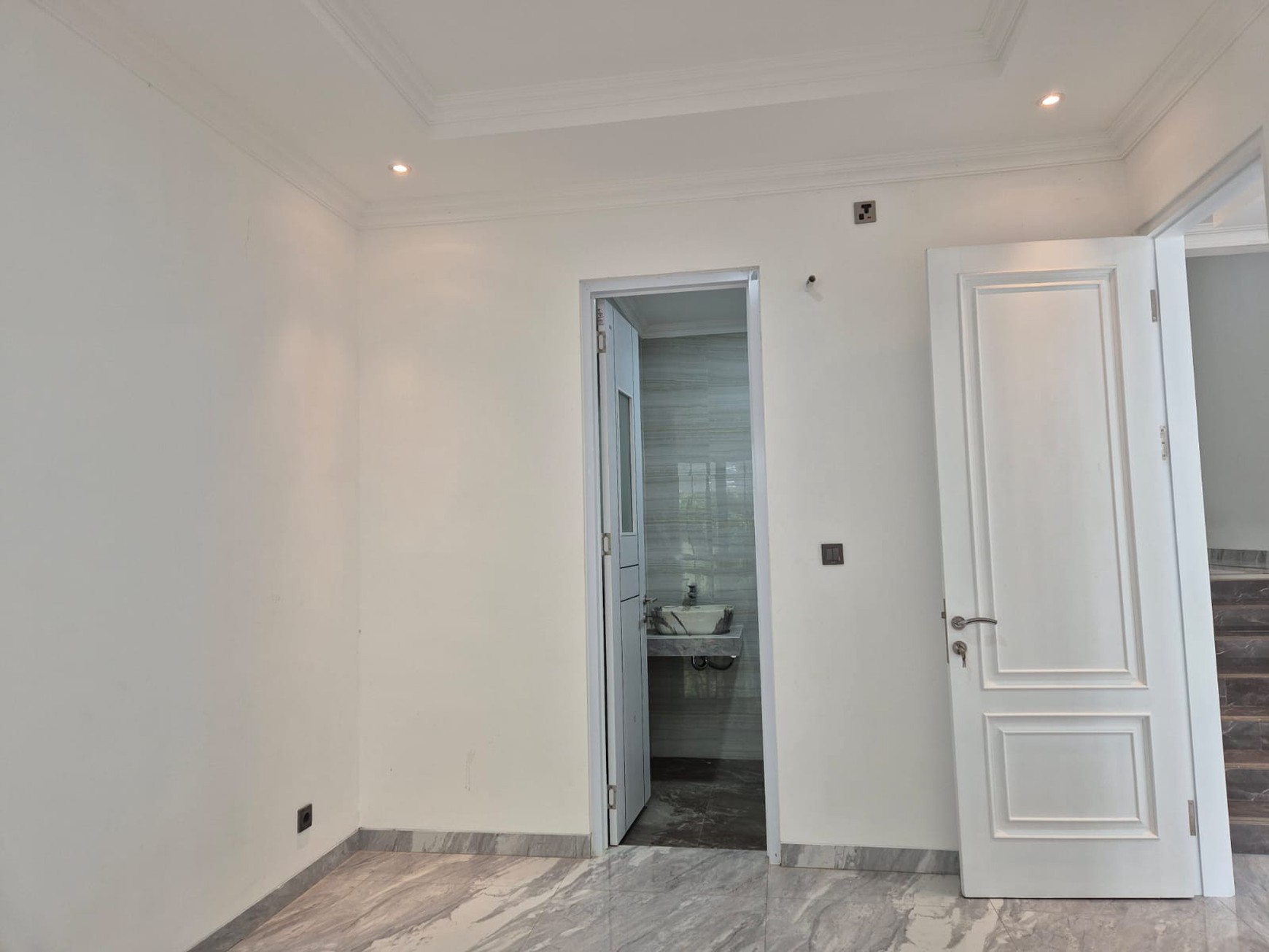 Rumah Brand New, Cantik, dengan Konsep American Clasik di Bintaro 