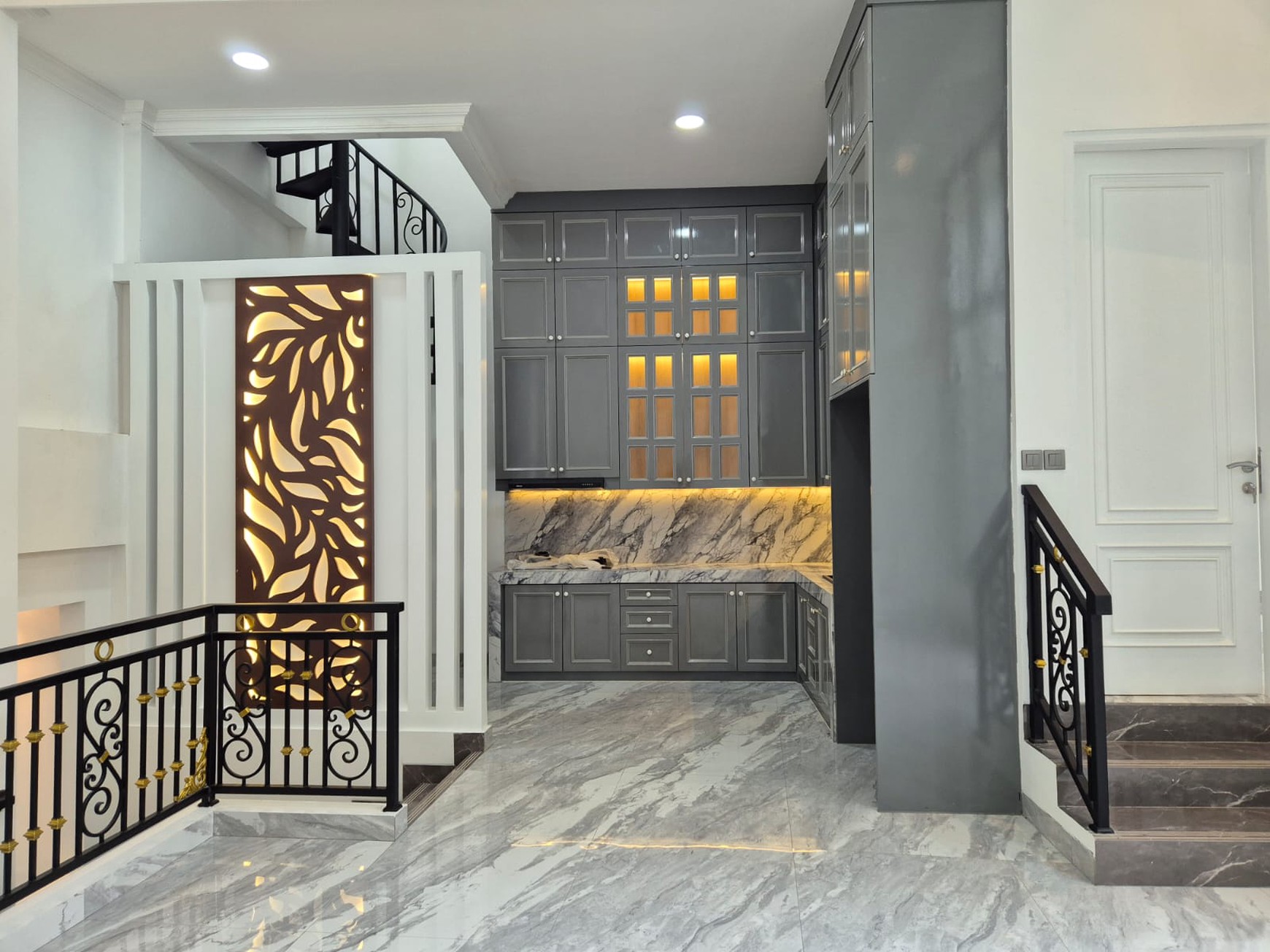 Rumah Brand New, Cantik, dengan Konsep American Clasik di Bintaro 