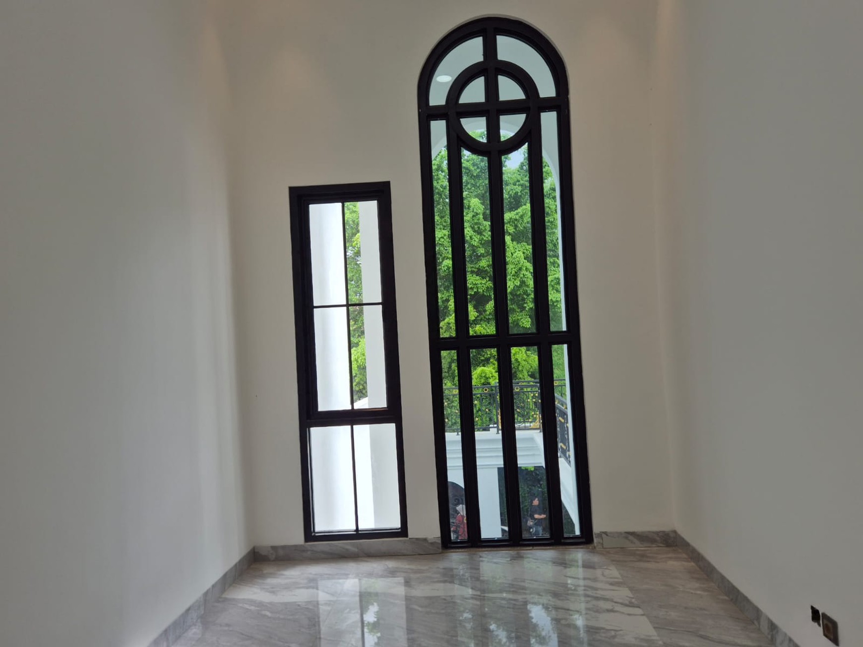 Rumah Brand New, Cantik, dengan Konsep American Clasik di Bintaro 