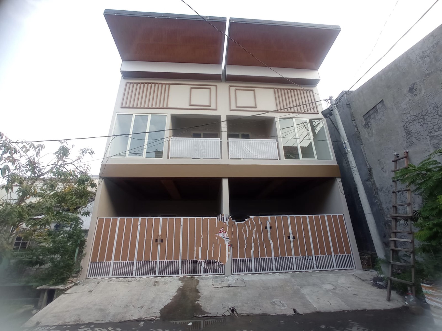 Harga 1M an di Surabaya Barat Rumah Baru Babatan Pilang