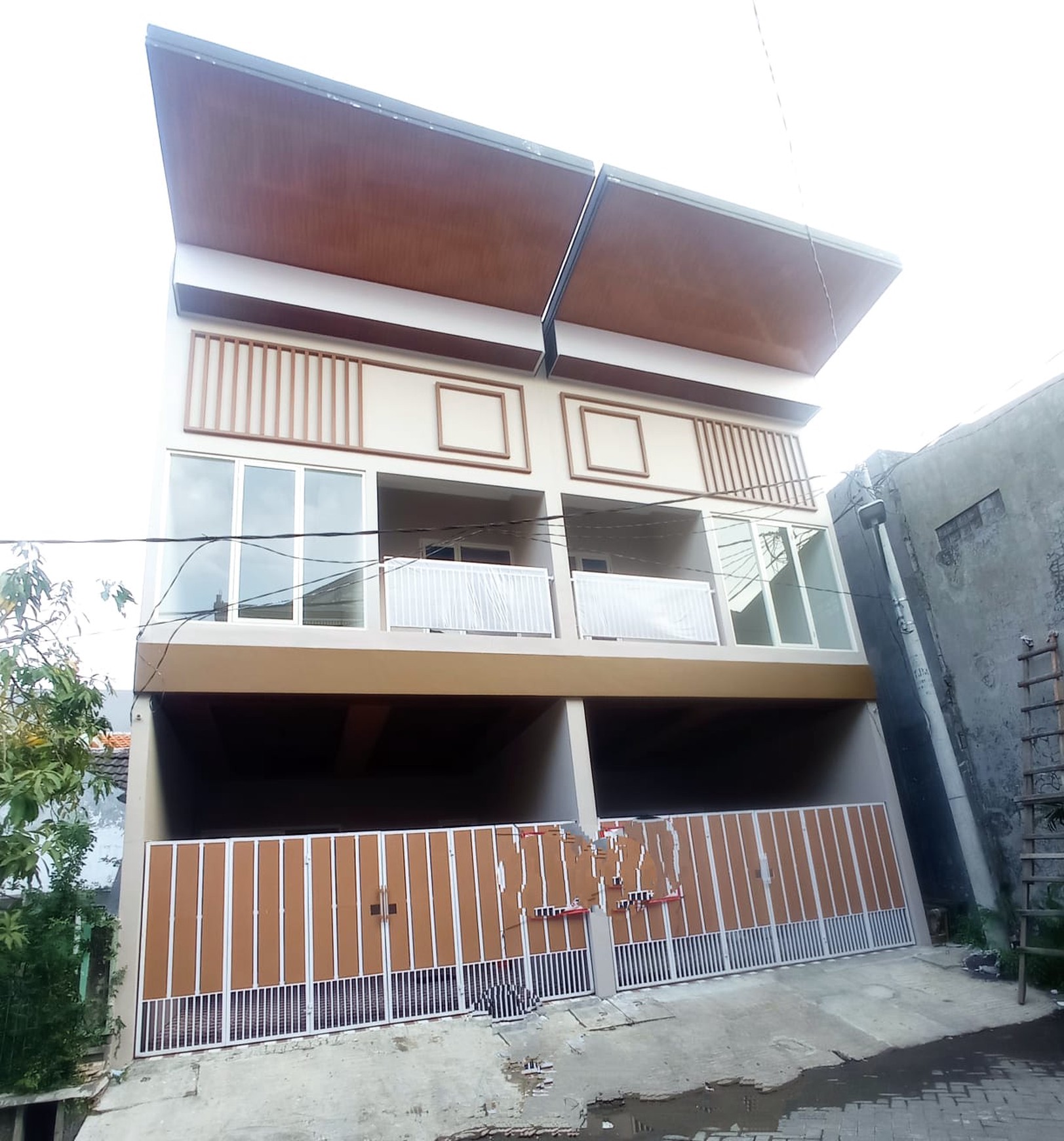 Harga 1M an di Surabaya Barat Rumah Baru Babatan Pilang