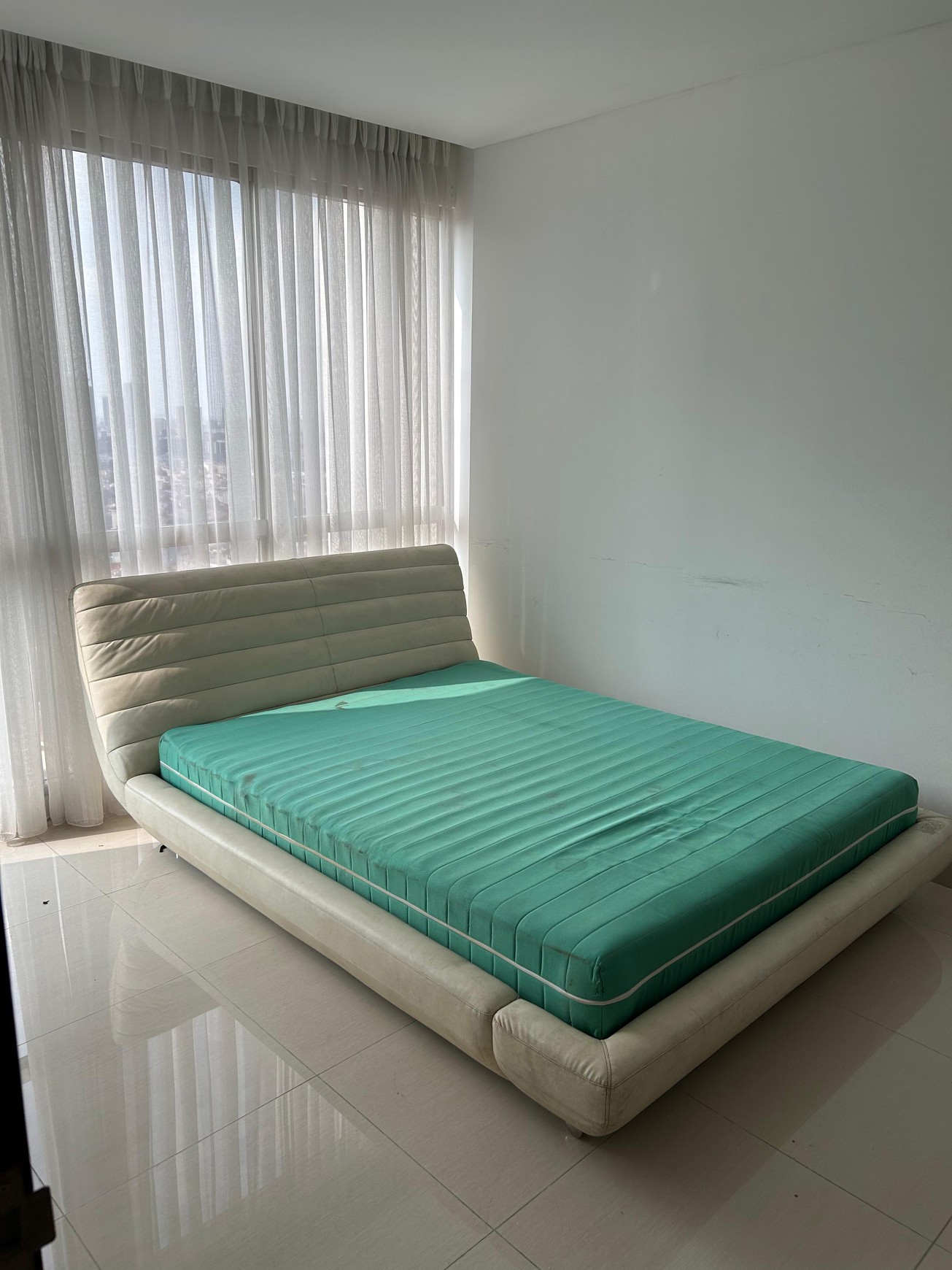 Dijual Apartemen Newton 1 - 2BR Hook Unit, Lantai 25