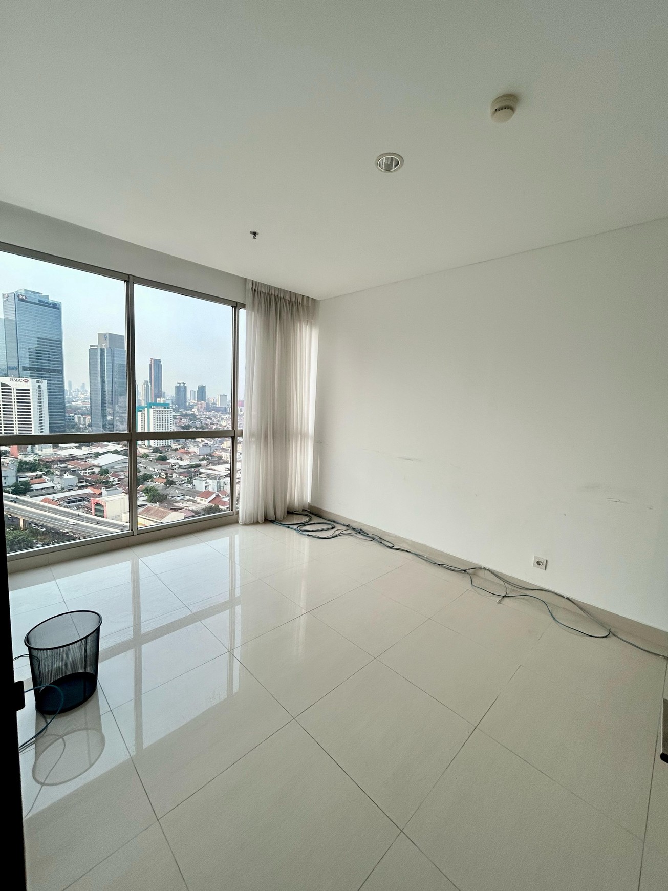 Dijual Apartemen Newton 1 - 2BR Hook Unit, Lantai 25