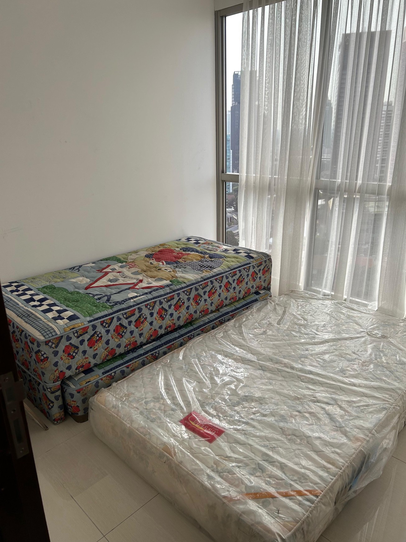 Dijual Apartemen Newton 1 - 2BR Hook Unit, Lantai 25