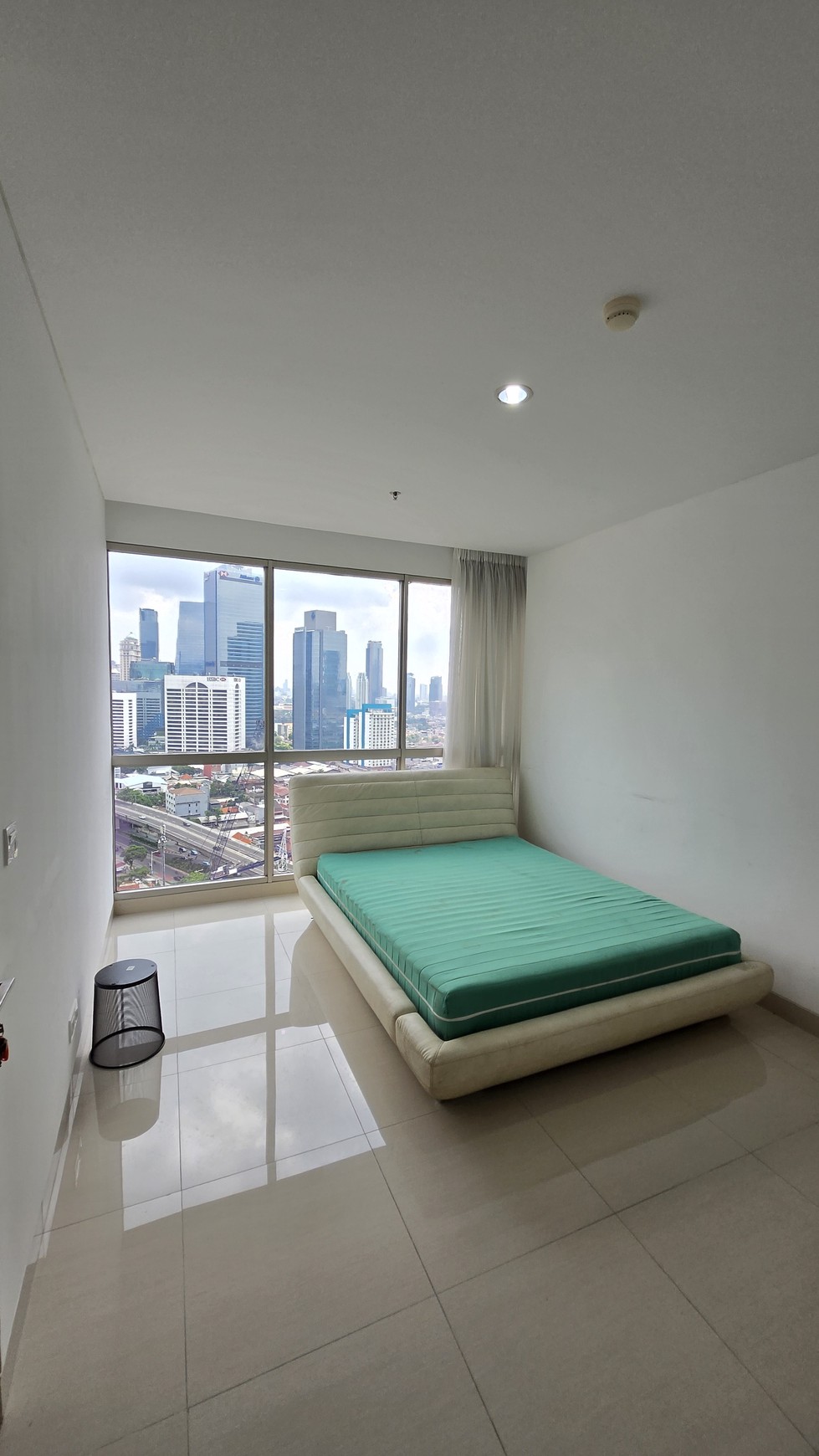 Dijual Apartemen Newton 1 - 2BR Hook Unit, Lantai 25