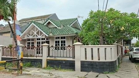 Rumah hoek luas. di Perumahan Harapan Indah, Jl Alpukat Raya