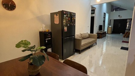 Rumah Cantik di Jakarta Selatan KT 3 KM 2, LT 180 m2 LB 90 Surat SHM