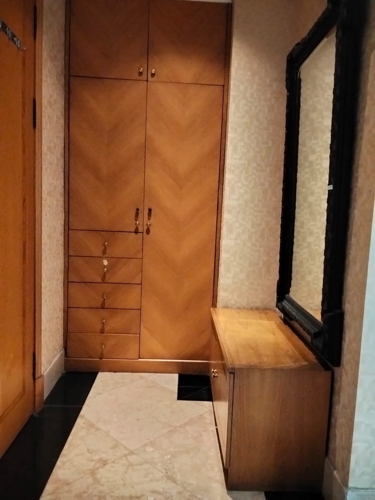Fast Sale Sailendra Apartment 4BRs Furnished 