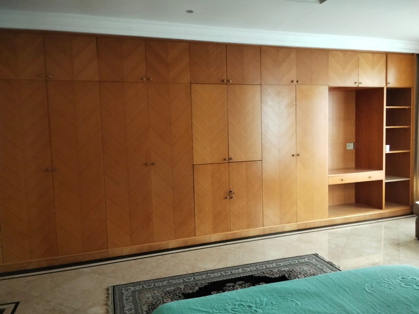 Fast Sale Sailendra Apartment 4BRs Furnished 