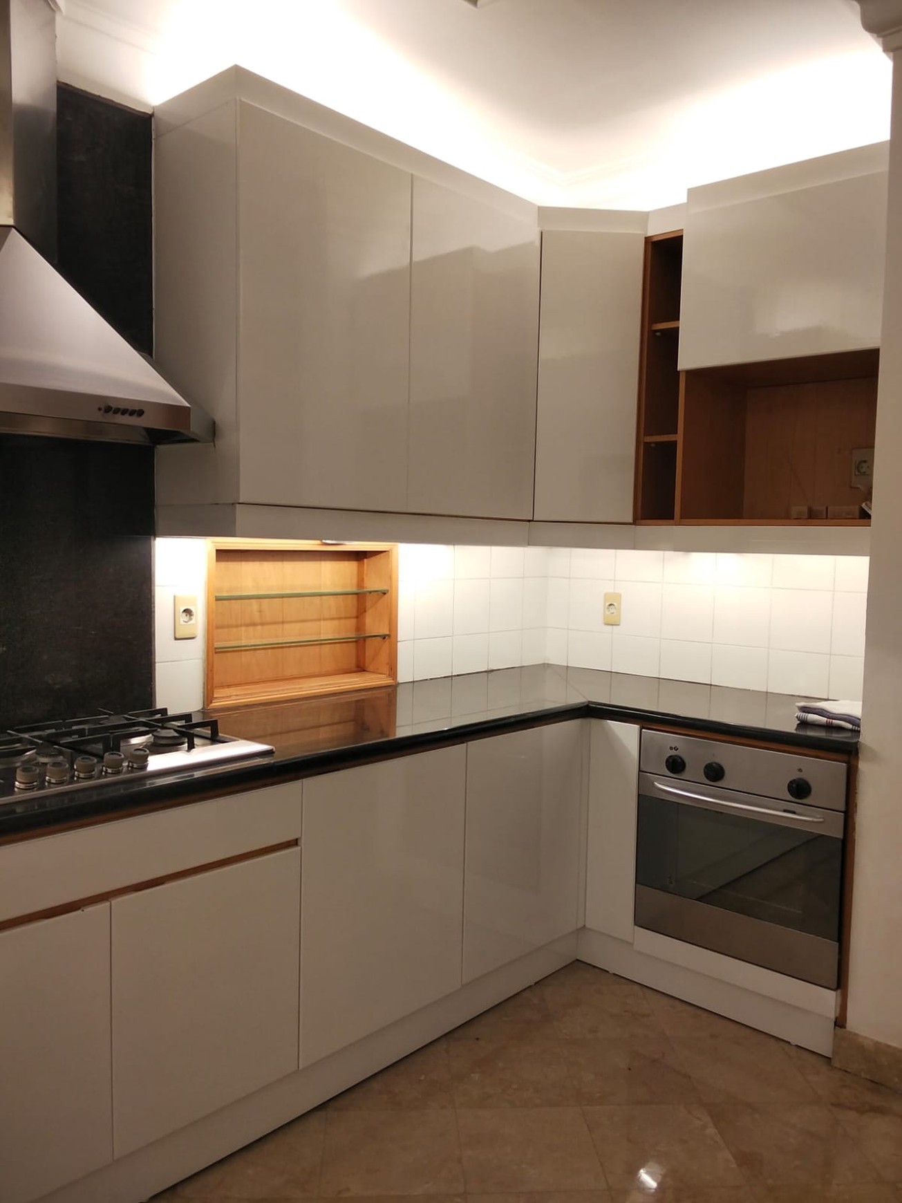 Fast Sale Sailendra Apartment 4BRs Furnished 