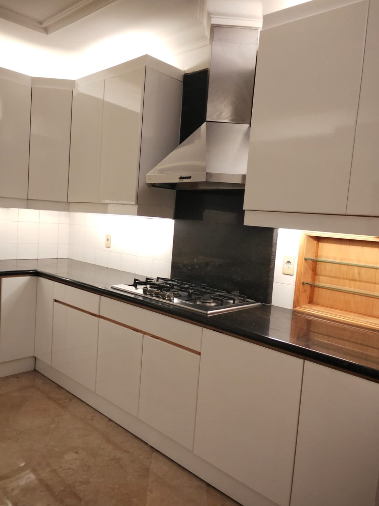 Fast Sale Sailendra Apartment 4BRs Furnished 