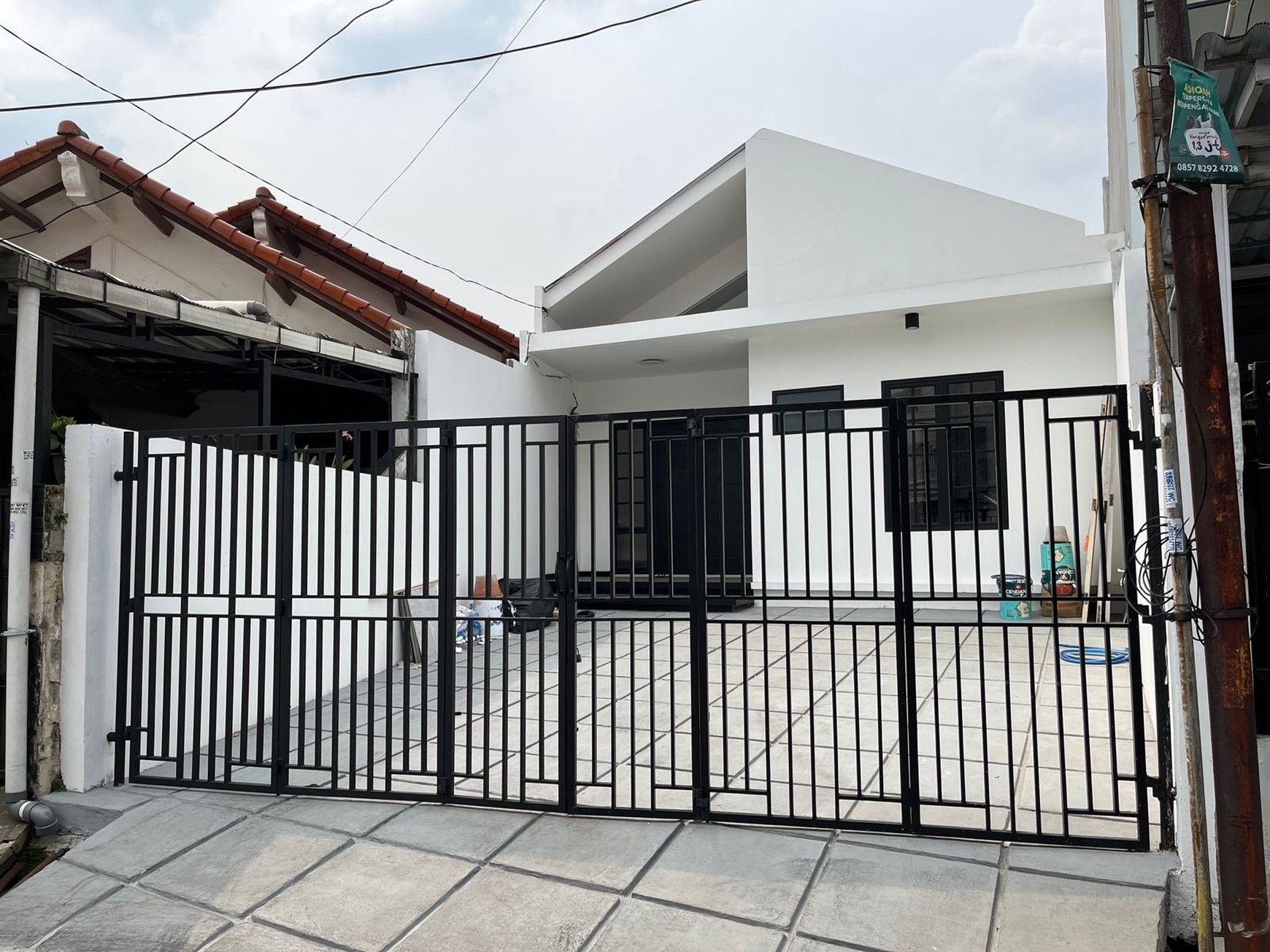 Rumah Cantik di Jakarta Selatan KT 3 KM 2, LT 180 m2 LB 90 Surat SHM