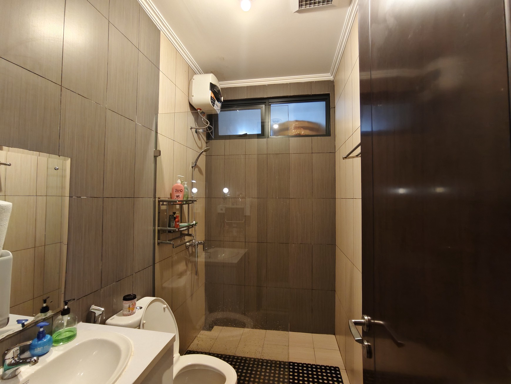 Rumah Mewah Furnished Kota Wisata