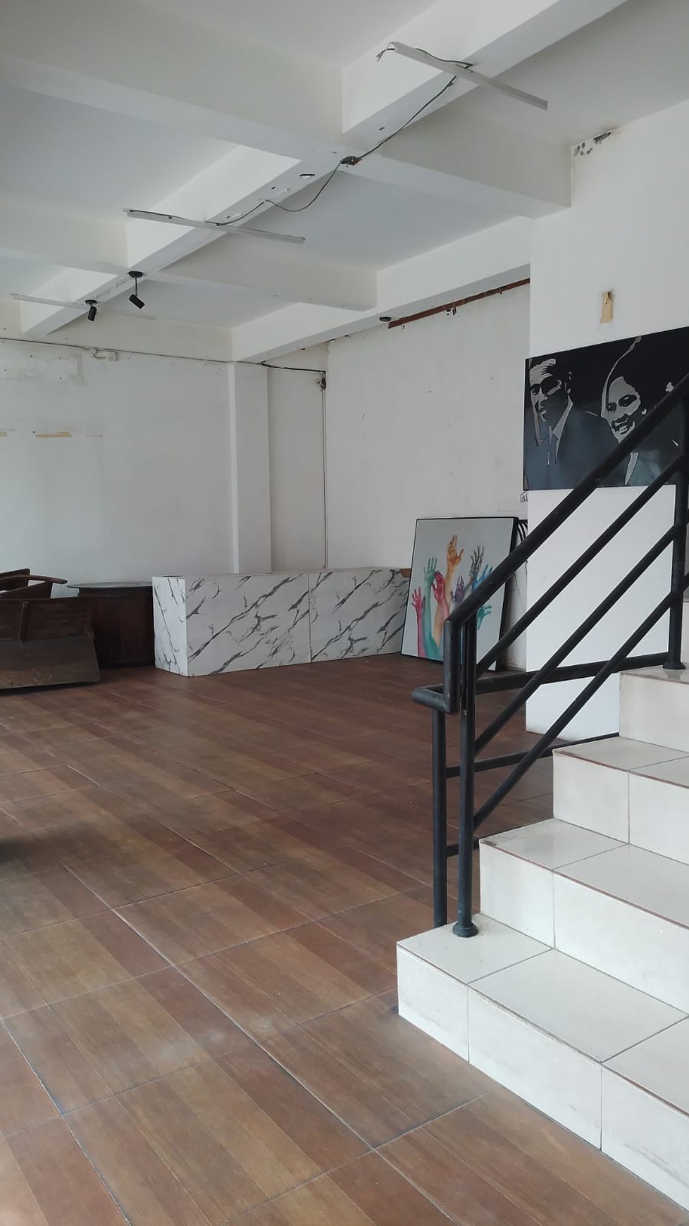 Ruang Usaha 4 Lantai dengan Luast Tanah 132 dan Luas Bangunan 278 SUrat SHM