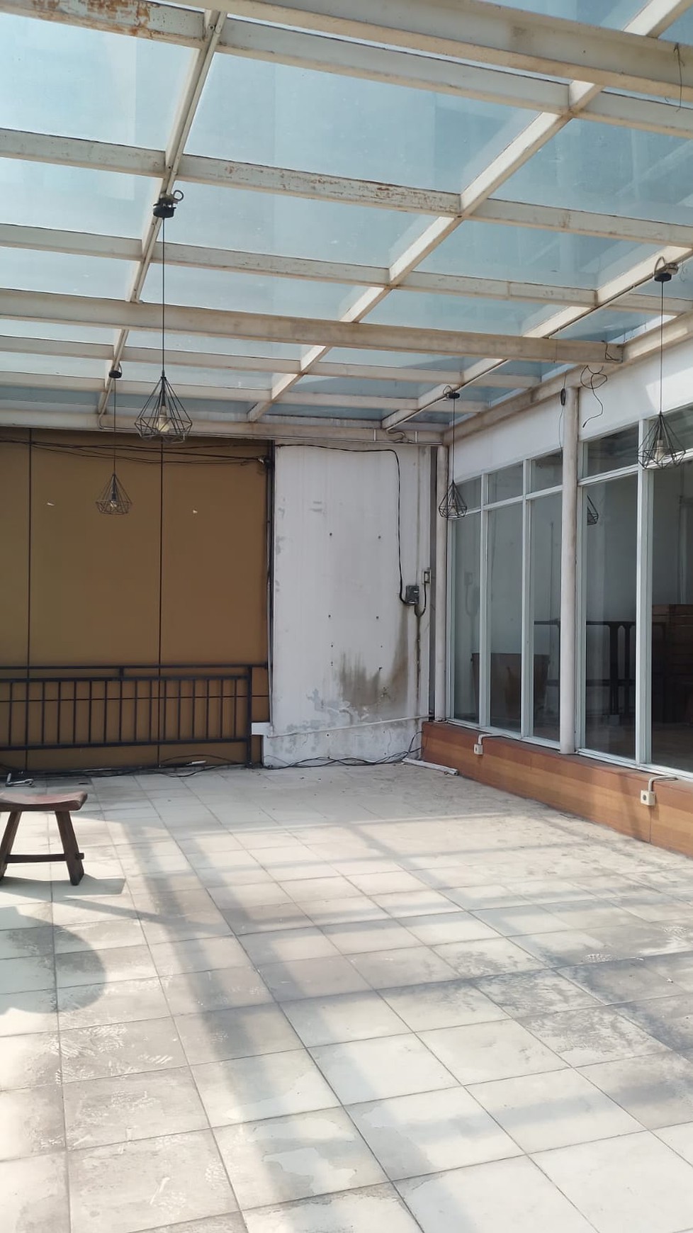Ruang Usaha 4 Lantai dengan Luast Tanah 132 dan Luas Bangunan 278 SUrat SHM