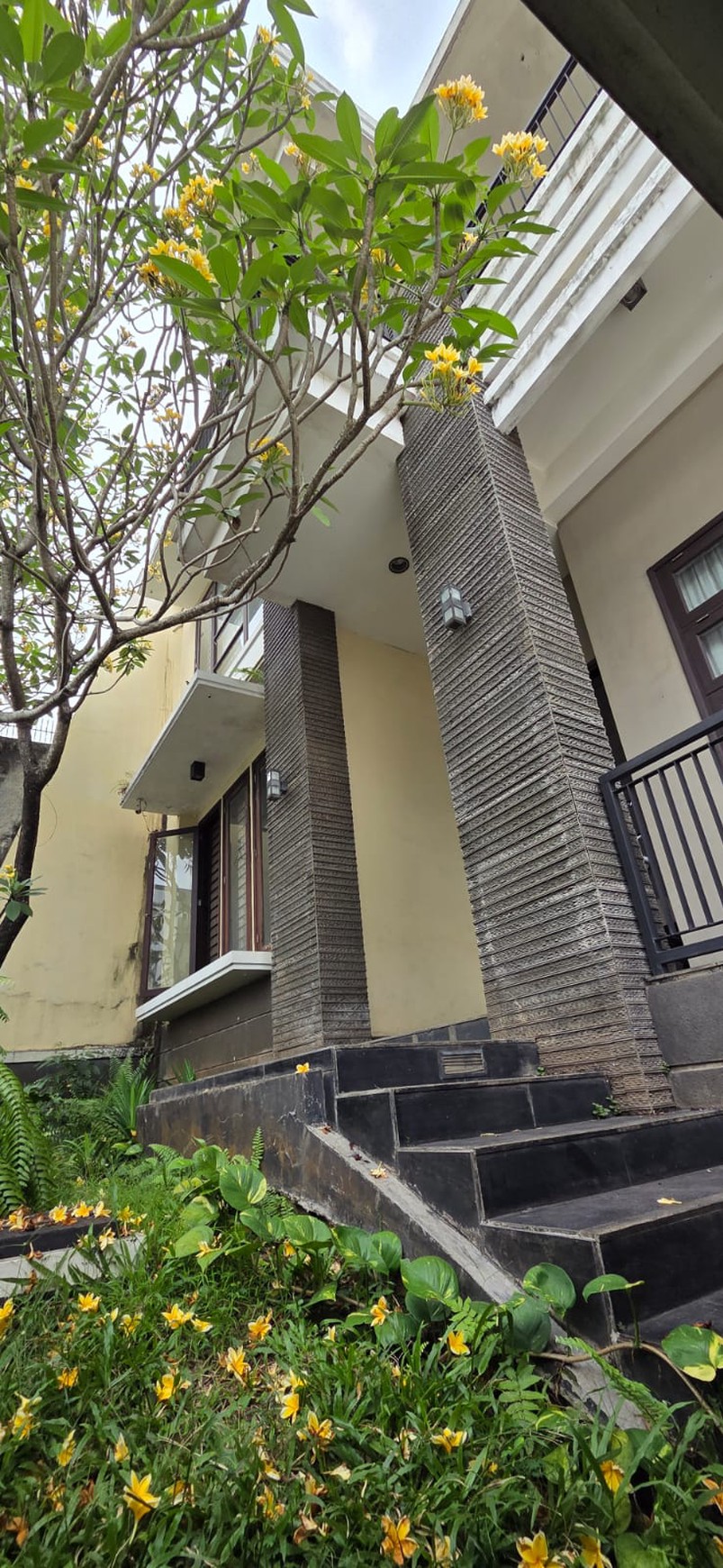 Rumah mewah dalam lingkungan premium dan strategis di Bintaro Jaya