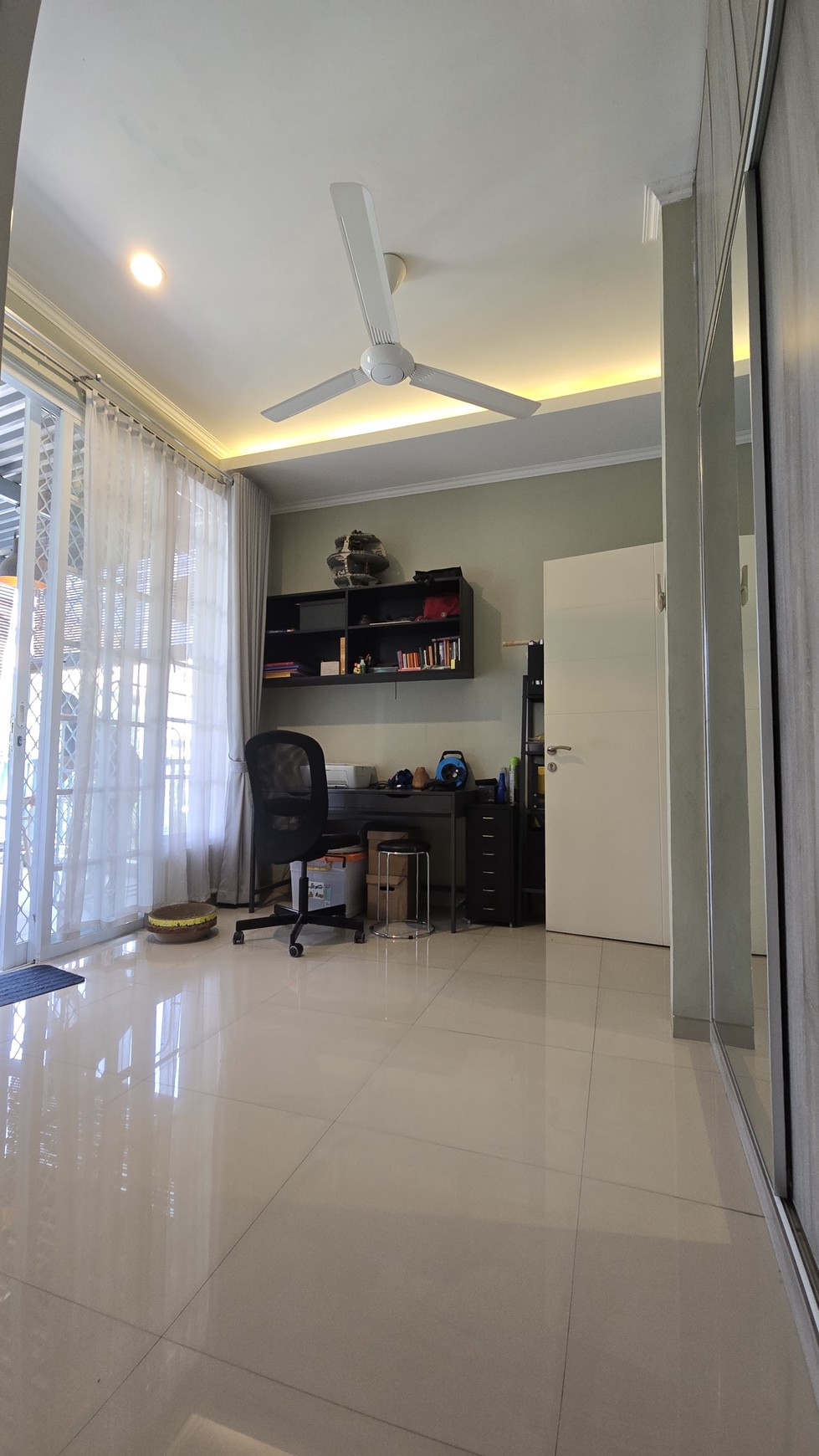 Rumah Siap Huni Terawat dan Lingkungan Asri di Discovery Conserva, Bintaro Jaya, Sektor 9