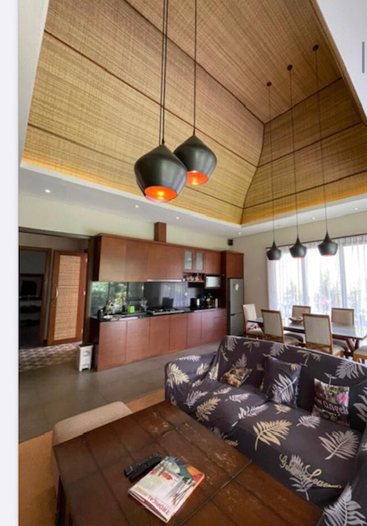 Dijual Villa Cantik Bergaya Bali di Vimala Hiils Ciawi, Bogor