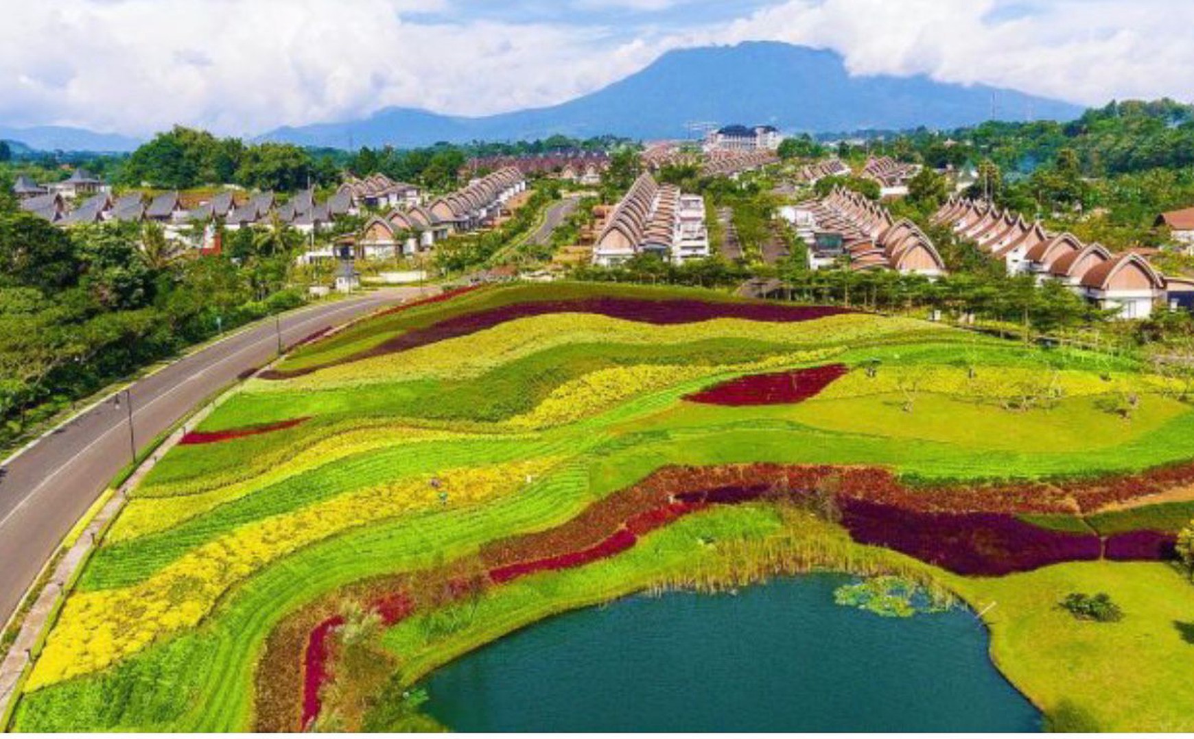 Dijual Villa Cantik Bergaya Bali di Vimala Hiils Ciawi, Bogor