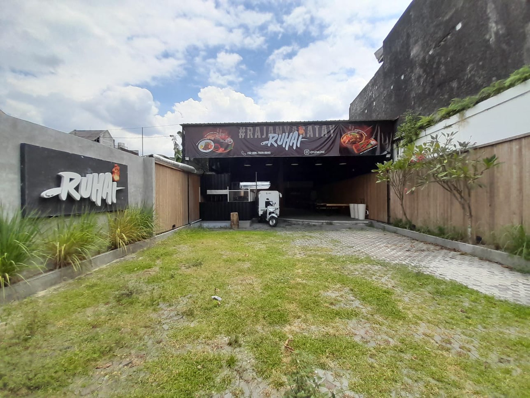 Dijual Ruang Usaha  Lokasi Strategis di Jalan Babarsari Depok Sleman 