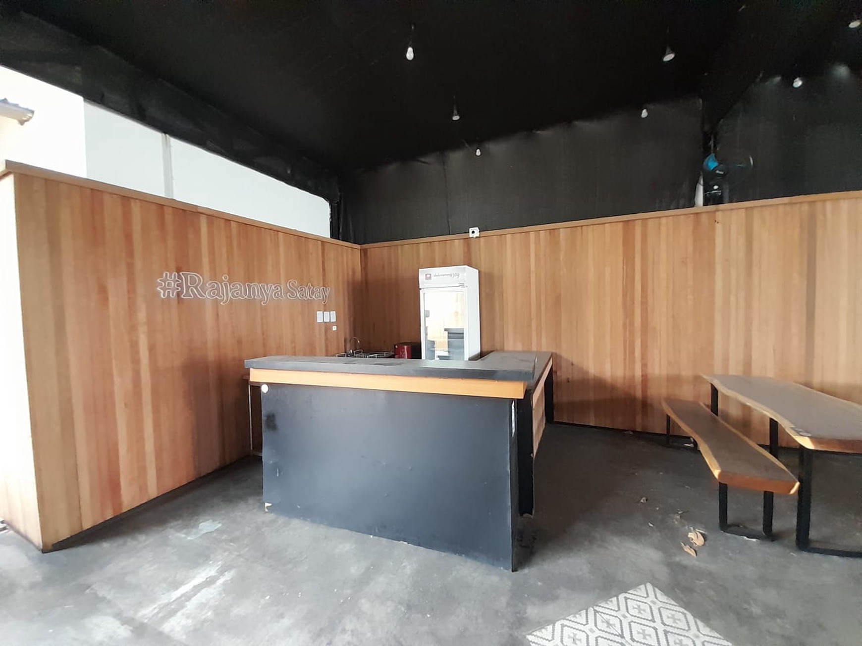 Dijual Ruang Usaha  Lokasi Strategis di Jalan Babarsari Depok Sleman 