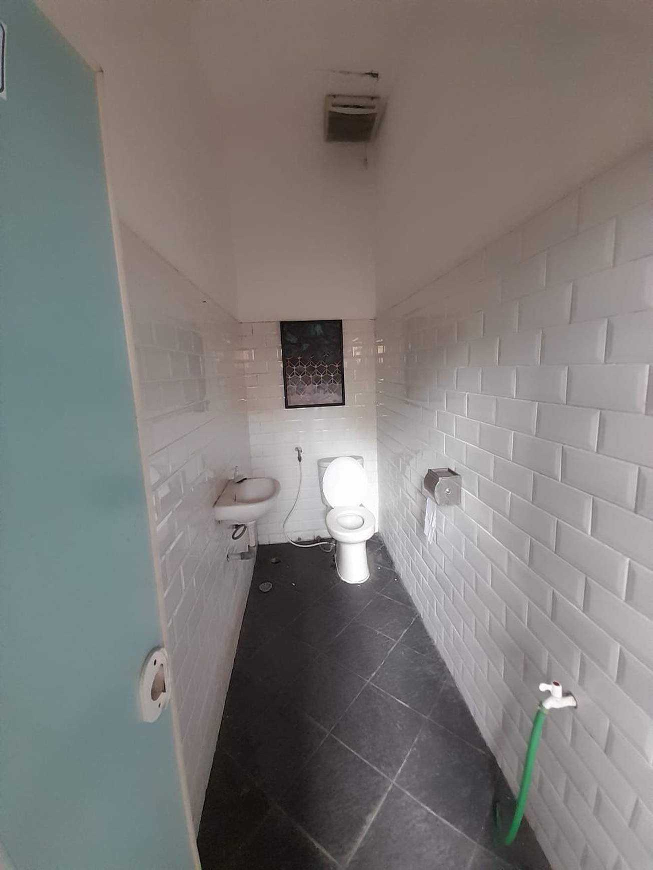 Dijual Ruang Usaha  Lokasi Strategis di Jalan Babarsari Depok Sleman 