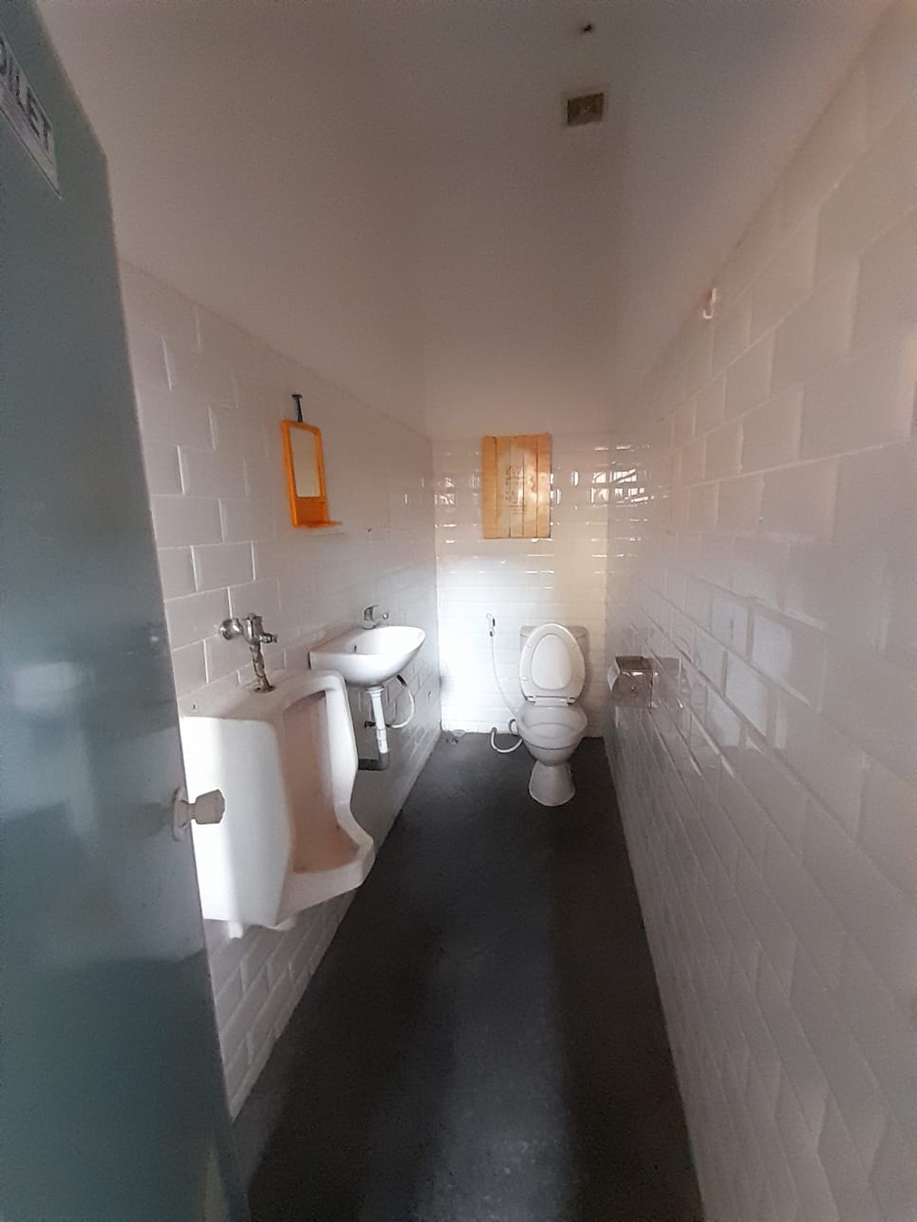 Dijual Ruang Usaha  Lokasi Strategis di Jalan Babarsari Depok Sleman 