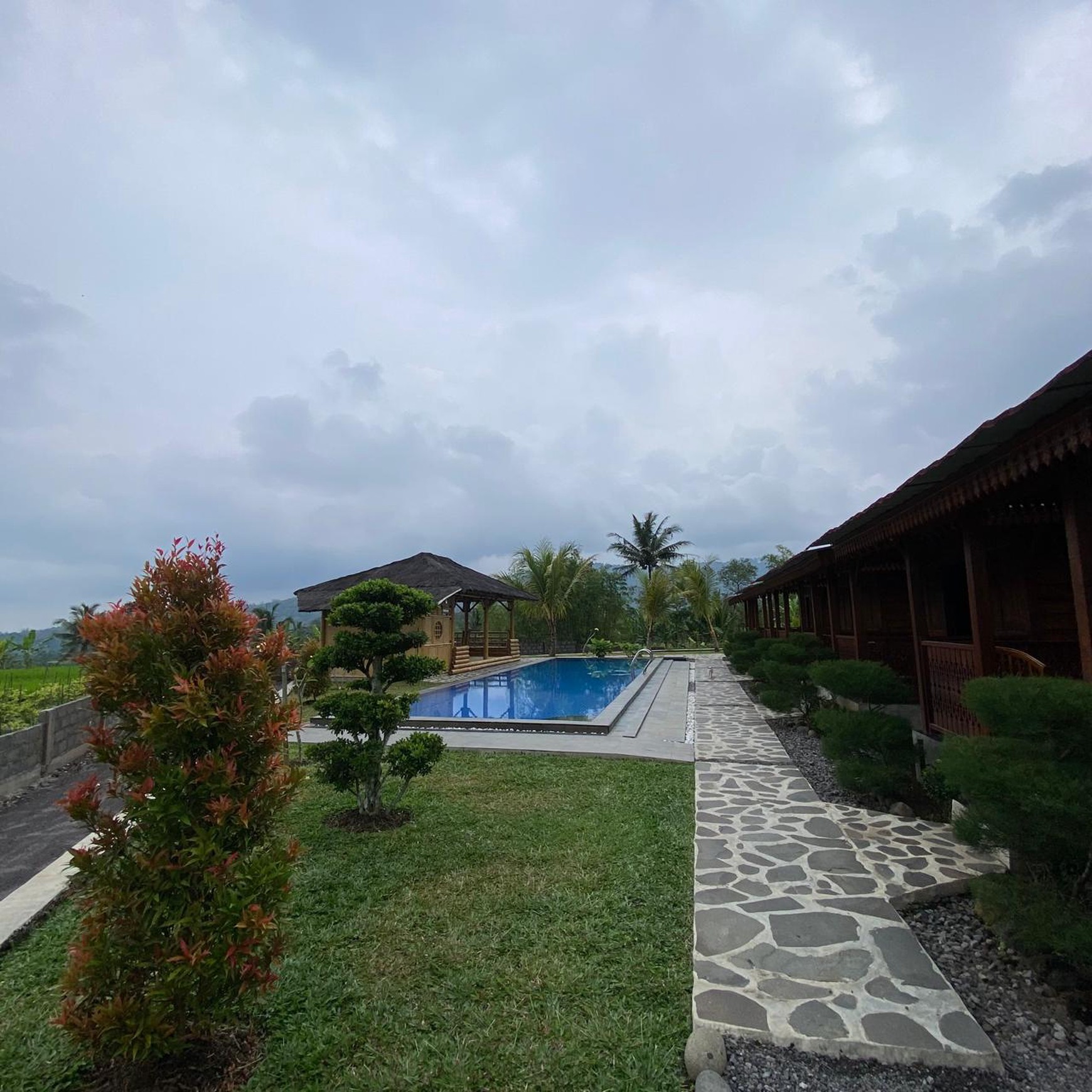 Miliki Investasi Villa Furnish 2511 Meter Persegi Dengan Pemandangan Pegunungan, Sukodadi, Bandung, Magelang