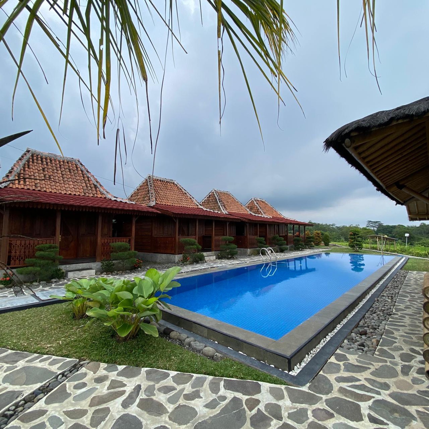 Miliki Investasi Villa Furnish 2511 Meter Persegi Dengan Pemandangan Pegunungan, Sukodadi, Bandung, Magelang