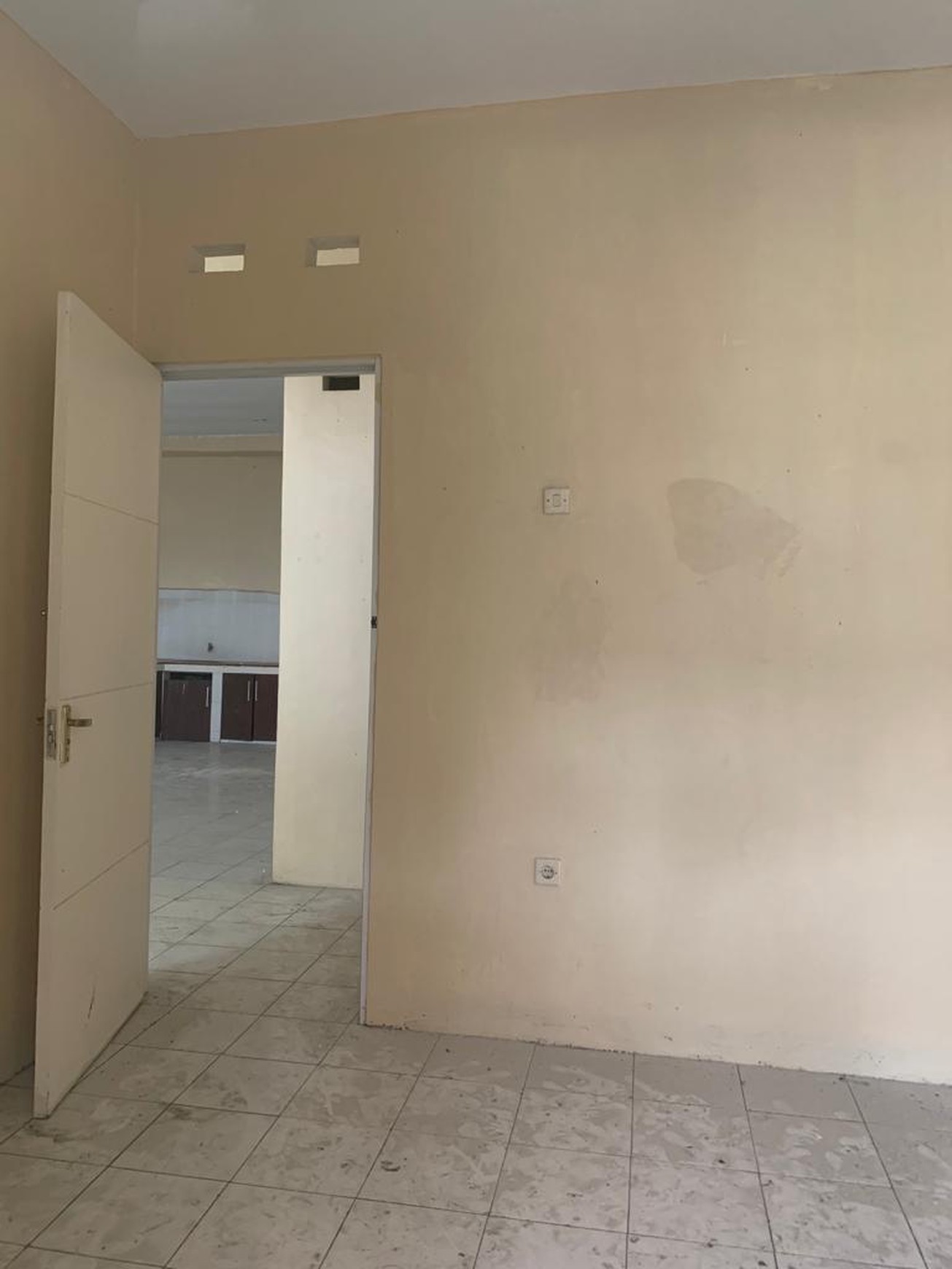 Dijual rumah murah di Grandview cluster belllavista - Binong Tangerang