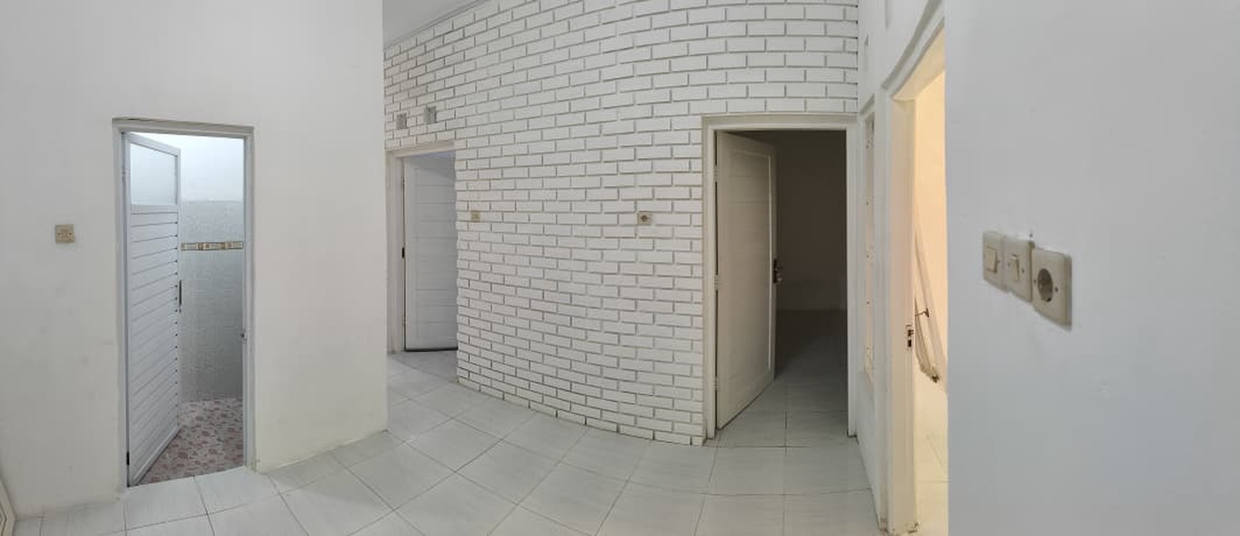 Rumah Tinggal di Dekat Rumah Sakit Queen Latifa, Ring Road Barat