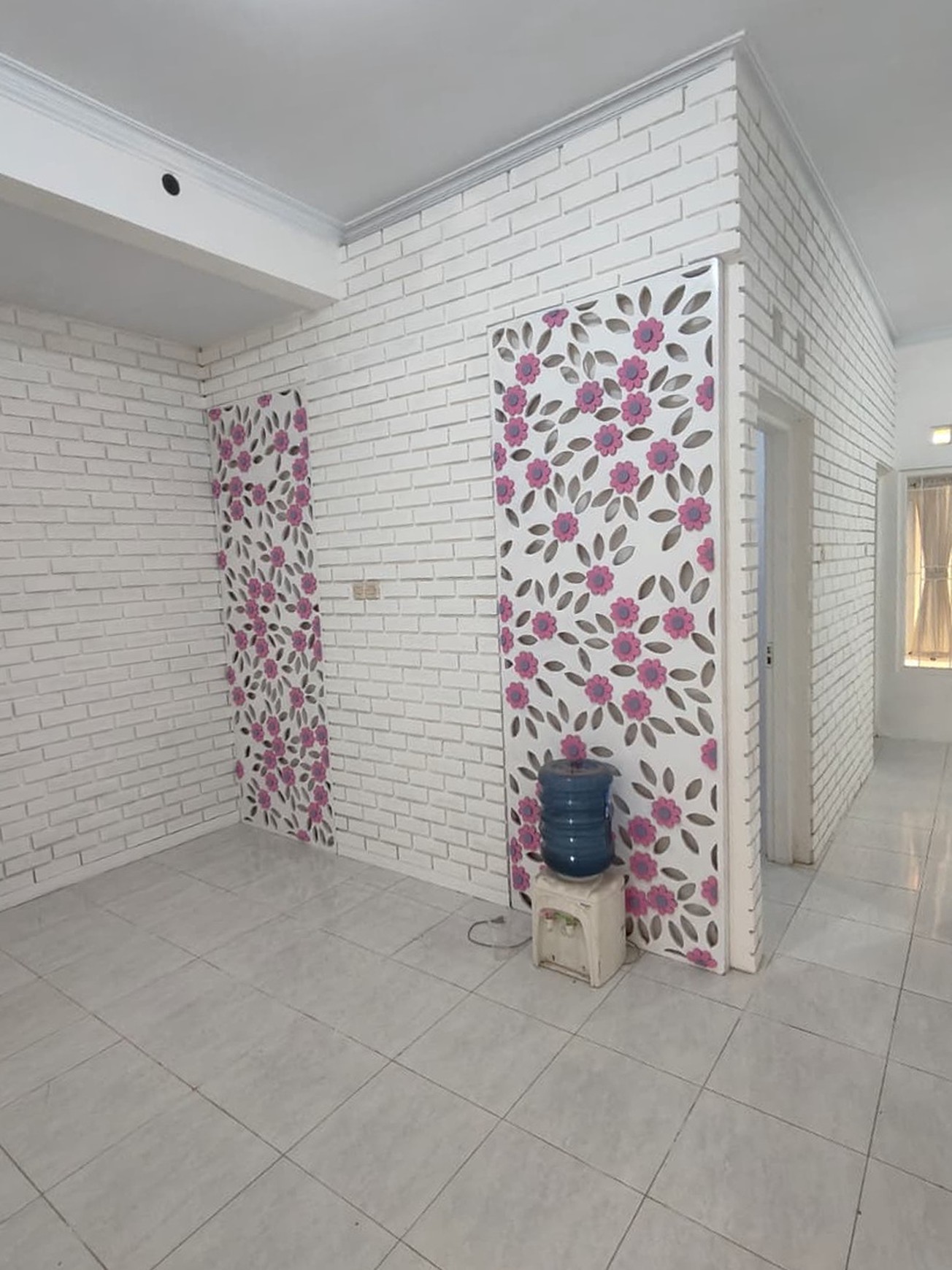 Rumah Tinggal di Dekat Rumah Sakit Queen Latifa, Ring Road Barat