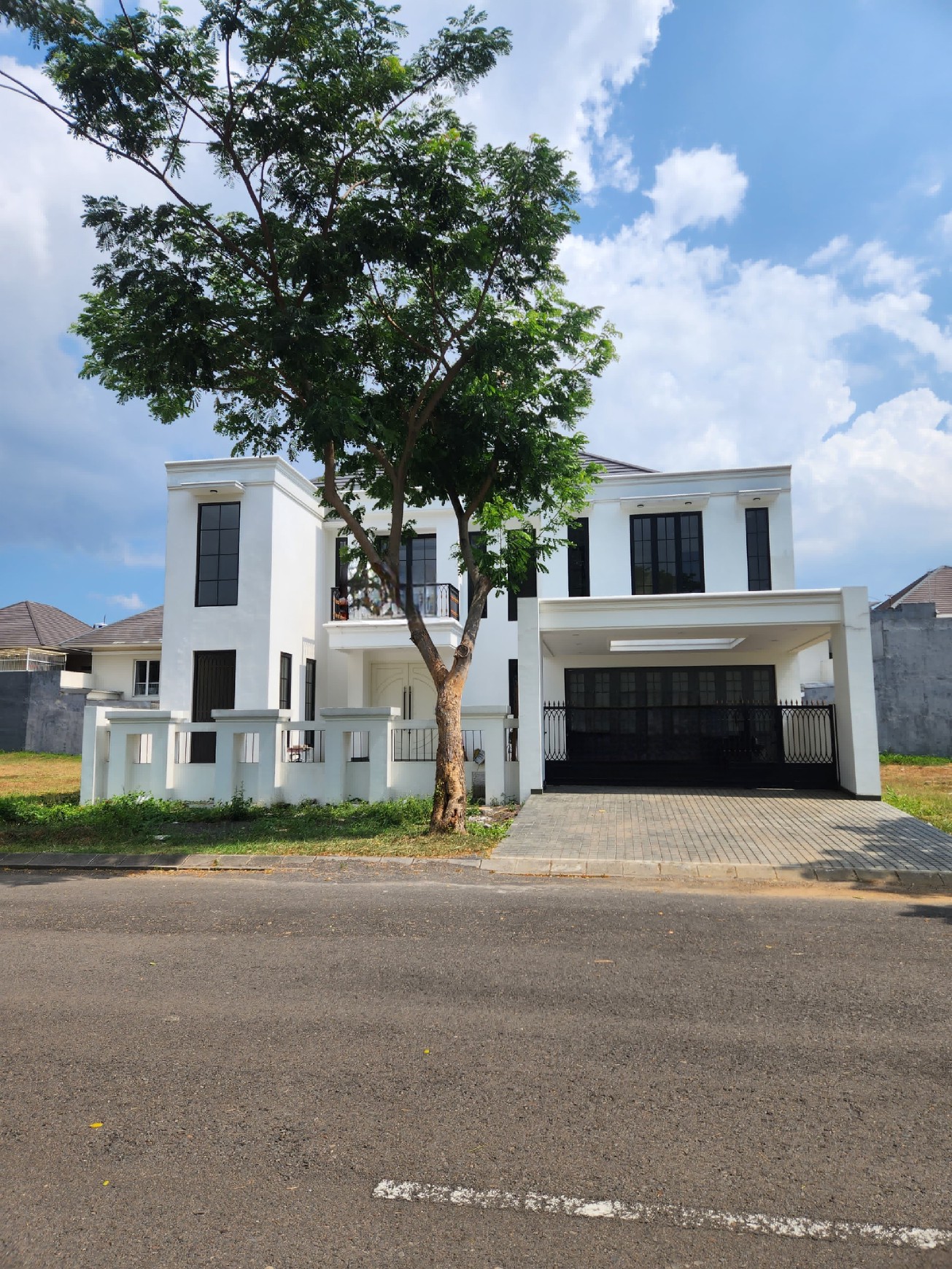 Dijual Rumah Baru Royal Residence Raya Luar Cluster Bonus Semi Furnished Dekat Citraland, Pakuwon Indah , Graha Family