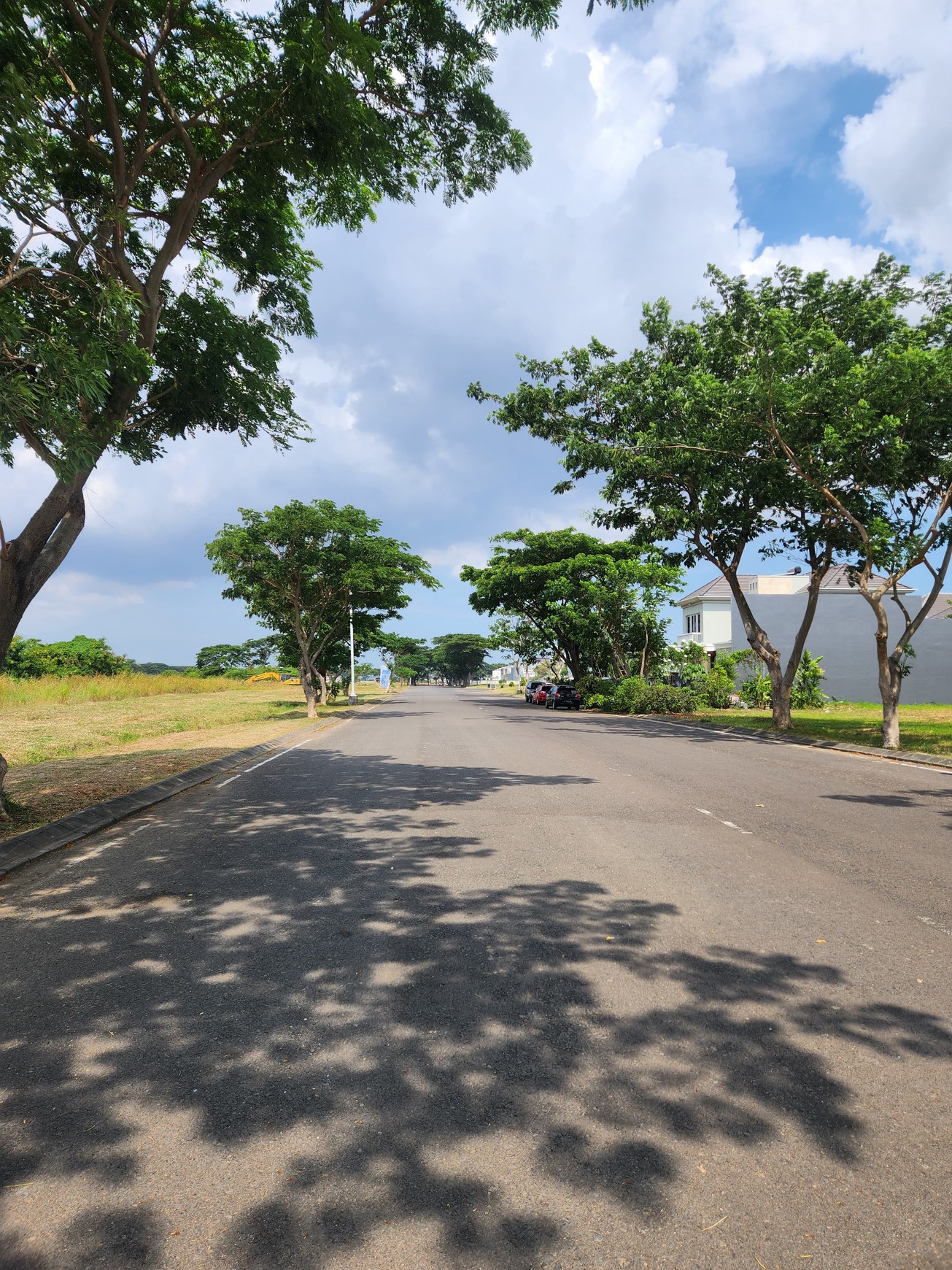 Dijual Rumah Baru Royal Residence Raya Luar Cluster Bonus Semi Furnished Dekat Citraland, Pakuwon Indah , Graha Family