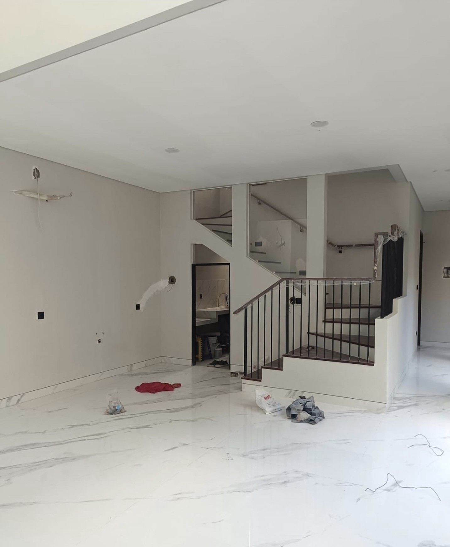 DIJUAL RUMAH BARU MODERN Tropical Balinese, CitraLand Utama, Surabaya Barat