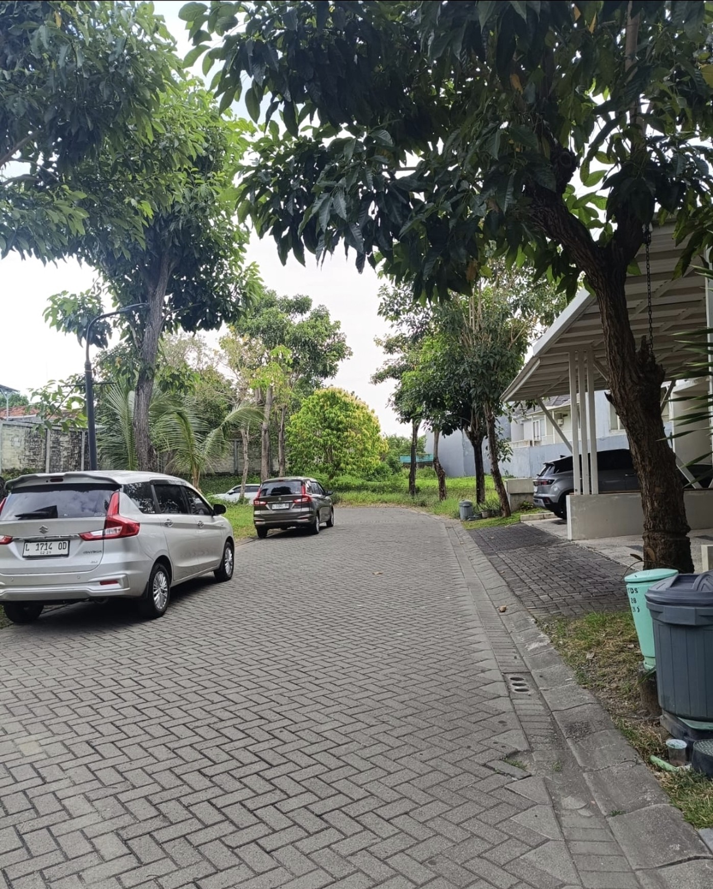 DIJUAL RUMAH BARU MODERN Tropical Balinese, CitraLand Utama, Surabaya Barat