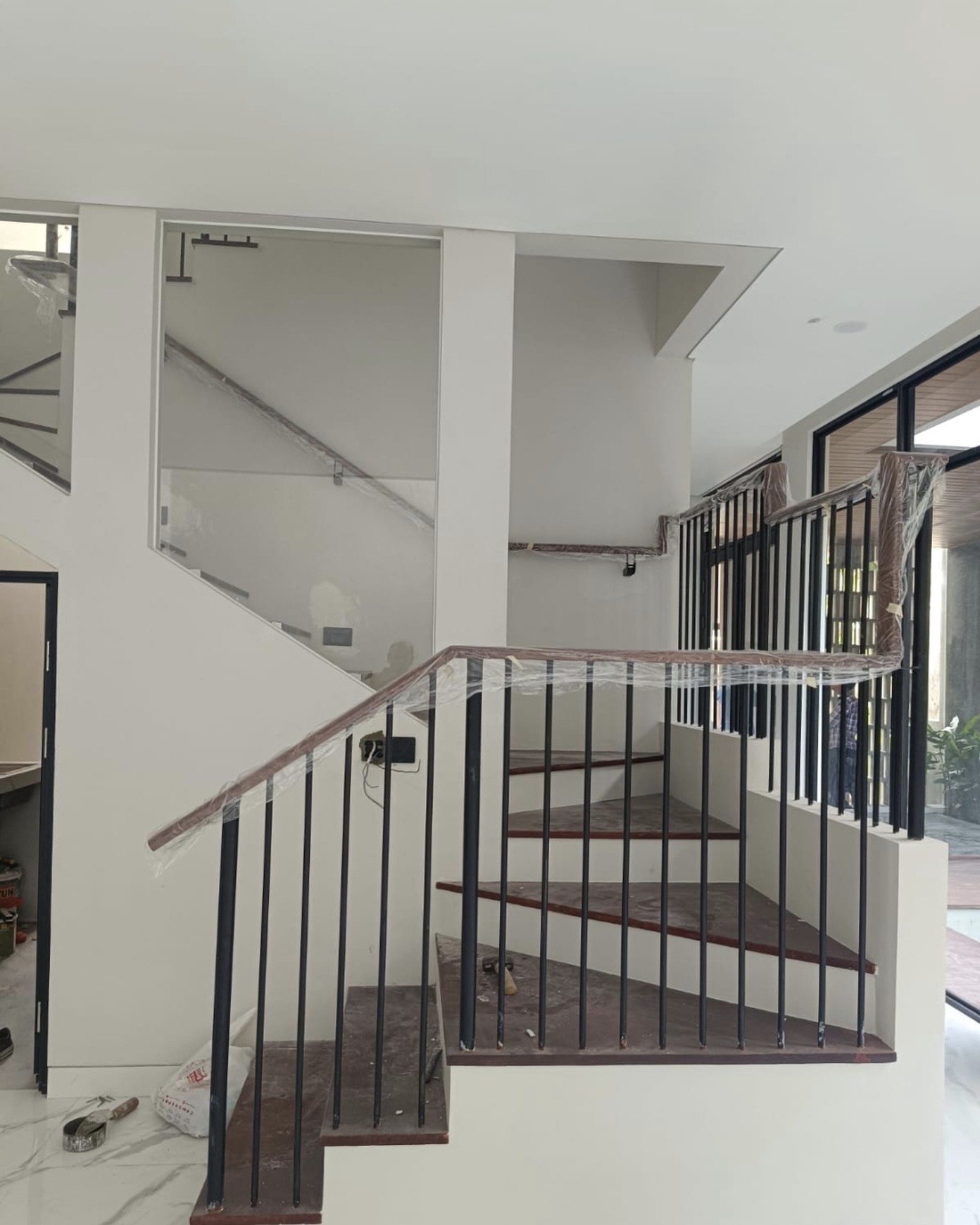 DIJUAL RUMAH BARU MODERN Tropical Balinese, CitraLand Utama, Surabaya Barat