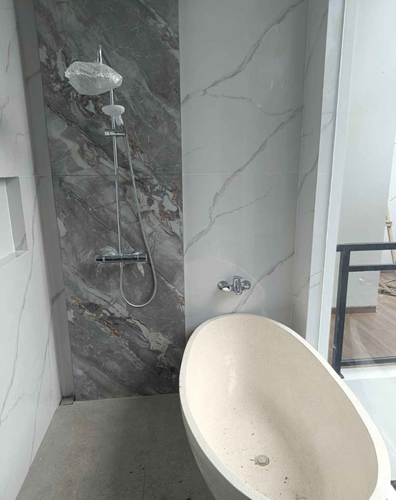 DIJUAL RUMAH BARU MODERN Tropical Balinese, CitraLand Utama, Surabaya Barat