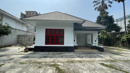 Disewakan Rumah Klasik di Pegangsaan, Menteng Dekat Taman Amir Hamzah