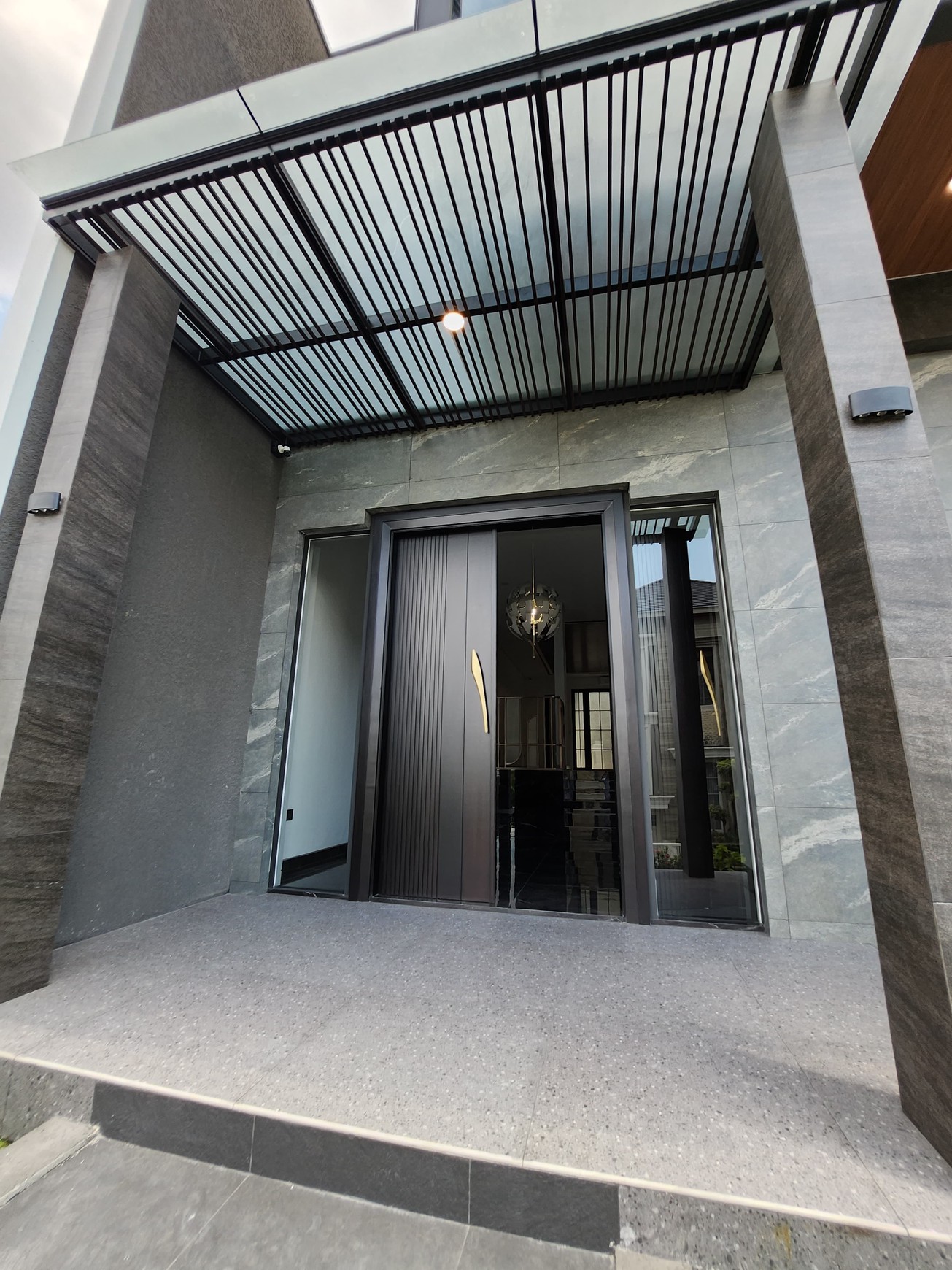 Dijual Rumah Baru Waterfront Citraland Surabaya New Modern Bonus Semi Furnished Dekat Universitas Ciputra, Hokky Buah, Fresh Market