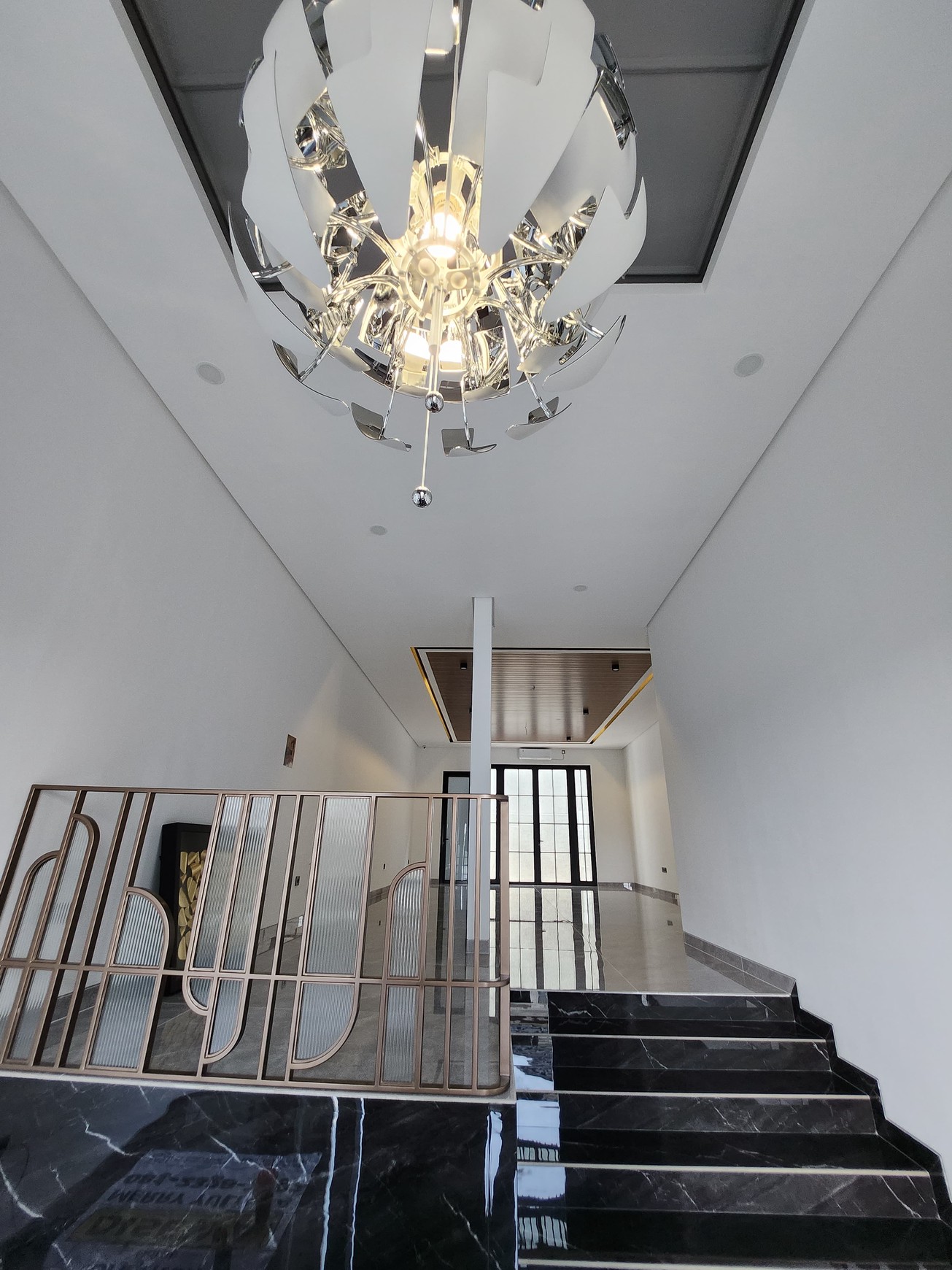 Dijual Rumah Baru Waterfront Citraland Surabaya New Modern Bonus Semi Furnished Dekat Universitas Ciputra, Hokky Buah, Fresh Market