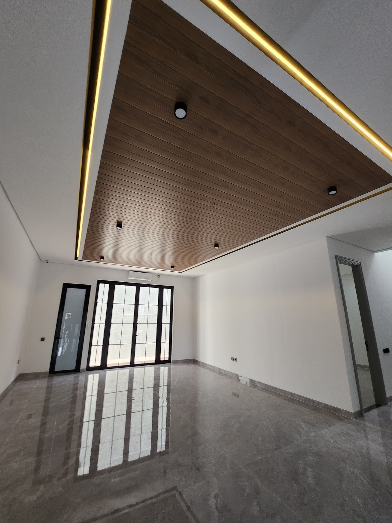 Dijual Rumah Baru Waterfront Citraland Surabaya New Modern Bonus Semi Furnished Dekat Universitas Ciputra, Hokky Buah, Fresh Market