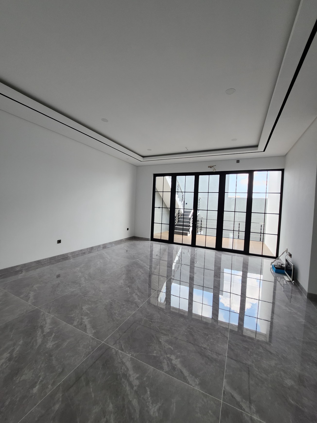 Dijual Rumah Baru Waterfront Citraland Surabaya New Modern Bonus Semi Furnished Dekat Universitas Ciputra, Hokky Buah, Fresh Market