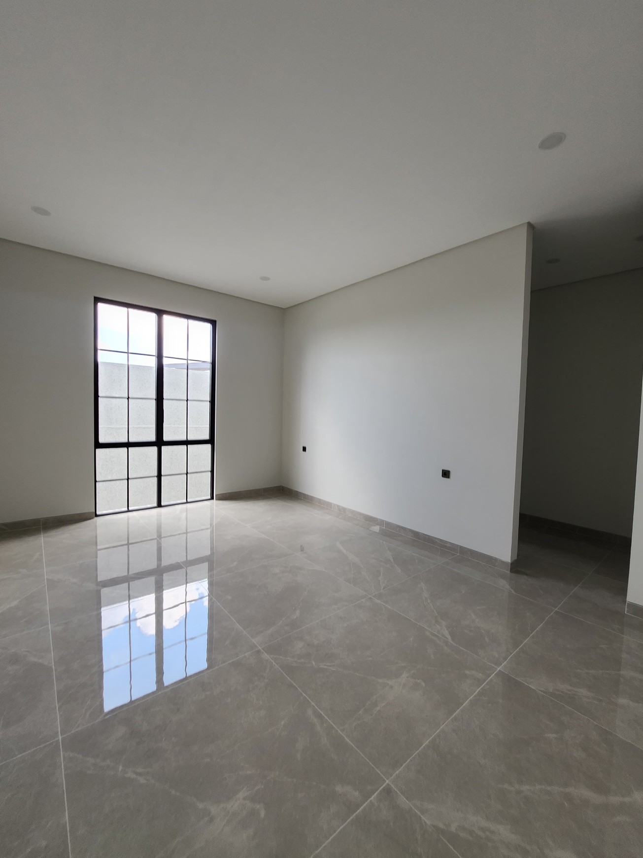 Dijual Rumah Baru Waterfront Citraland Surabaya New Modern Bonus Semi Furnished Dekat Universitas Ciputra, Hokky Buah, Fresh Market