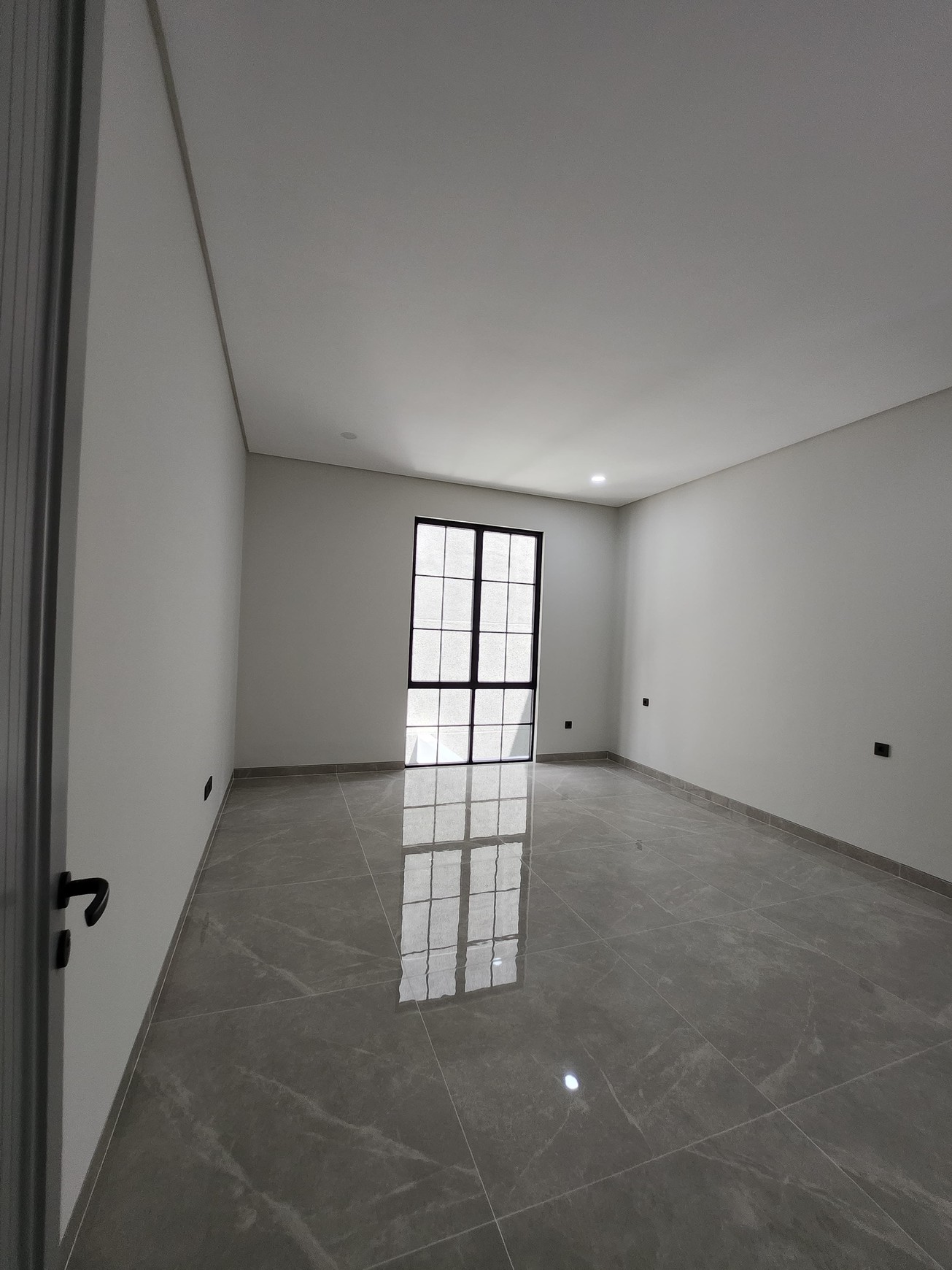 Dijual Rumah Baru Waterfront Citraland Surabaya New Modern Bonus Semi Furnished Dekat Universitas Ciputra, Hokky Buah, Fresh Market